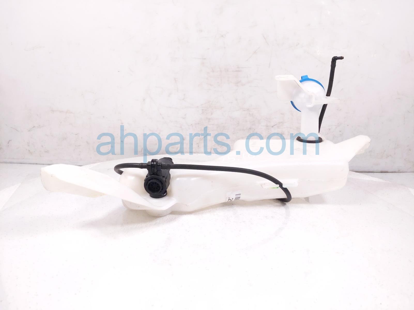 bowwow タンクトップ　2025ss Sold 2025 Honda HR-V Windshield Washer Reservoir Tank 76841-3W0-A01