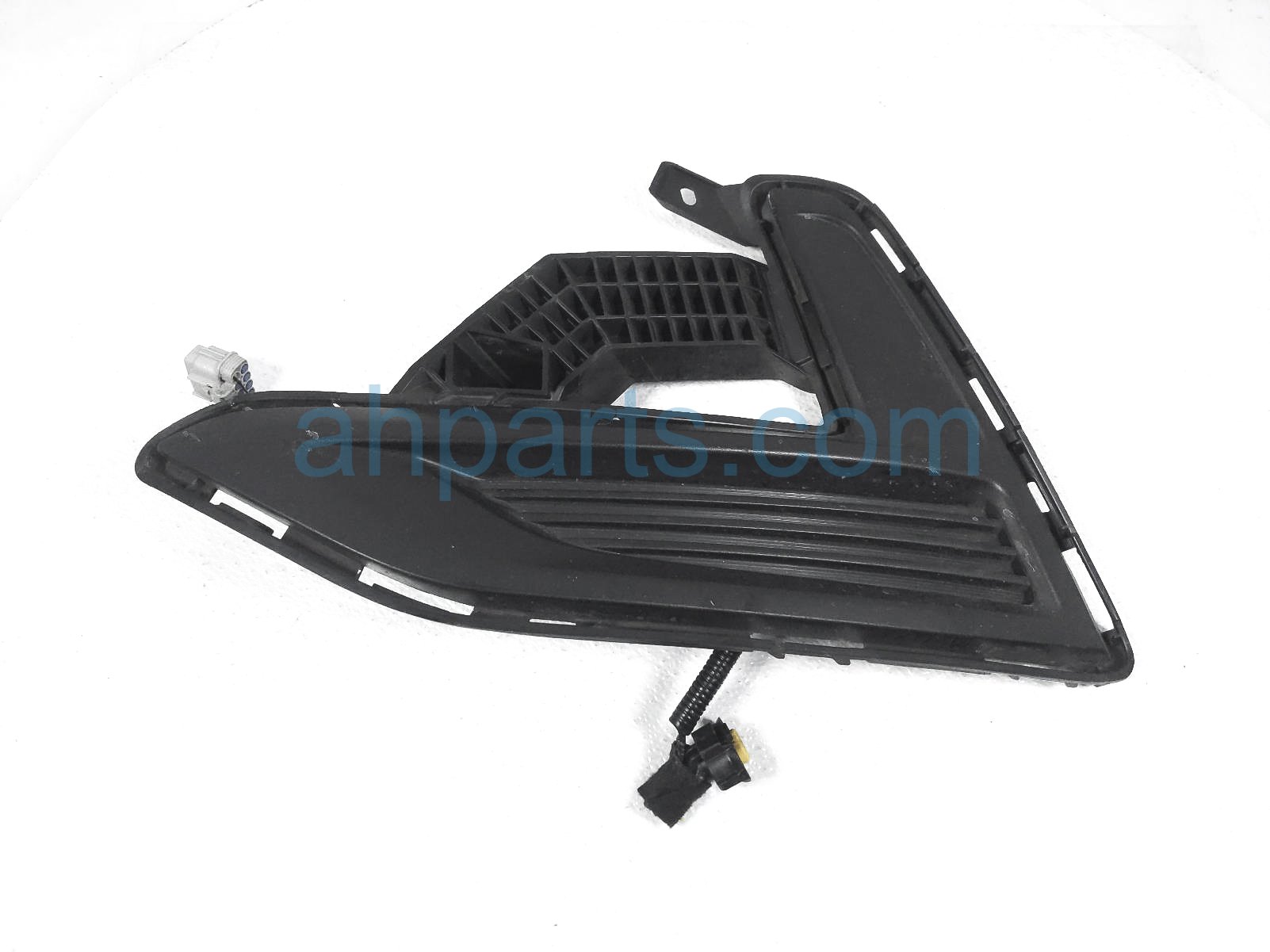Sold 2021 Nissan Sentra Front Driver Bumper End Grille - Blk 62257