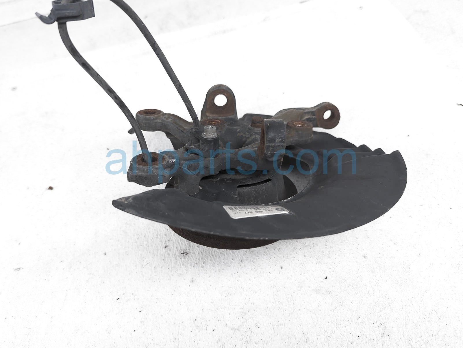 $75 BMW FR/RH SPINDLE KNUCKLE HUB $75 BMW FR/RH SPINDLE KNUCKLE HUB