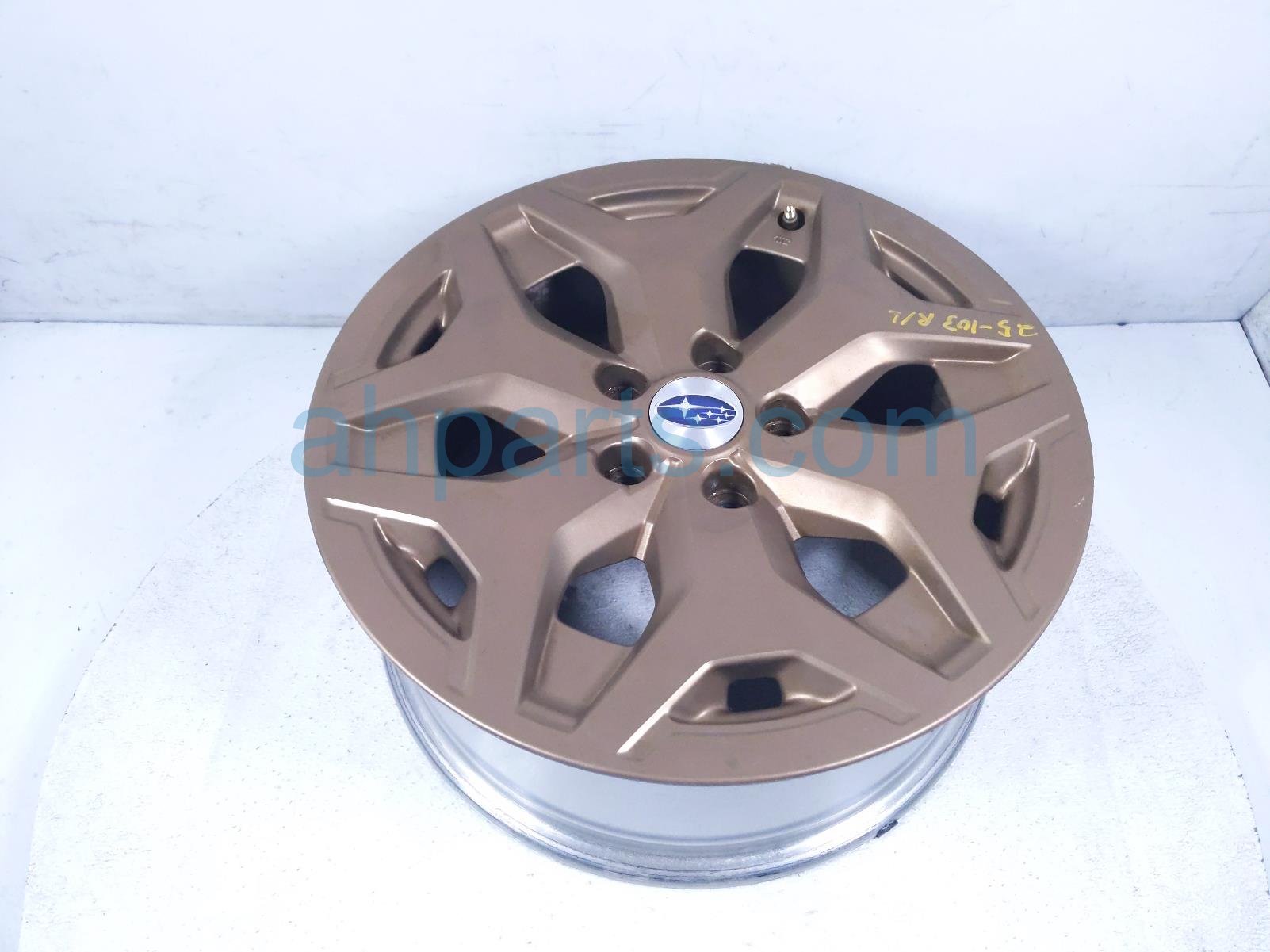 $75 Subaru RR/LH WHEEL / RIM * PAINTED GOLD $75 Subaru RR/LH WHEEL / RIM * PAINTED GOLD