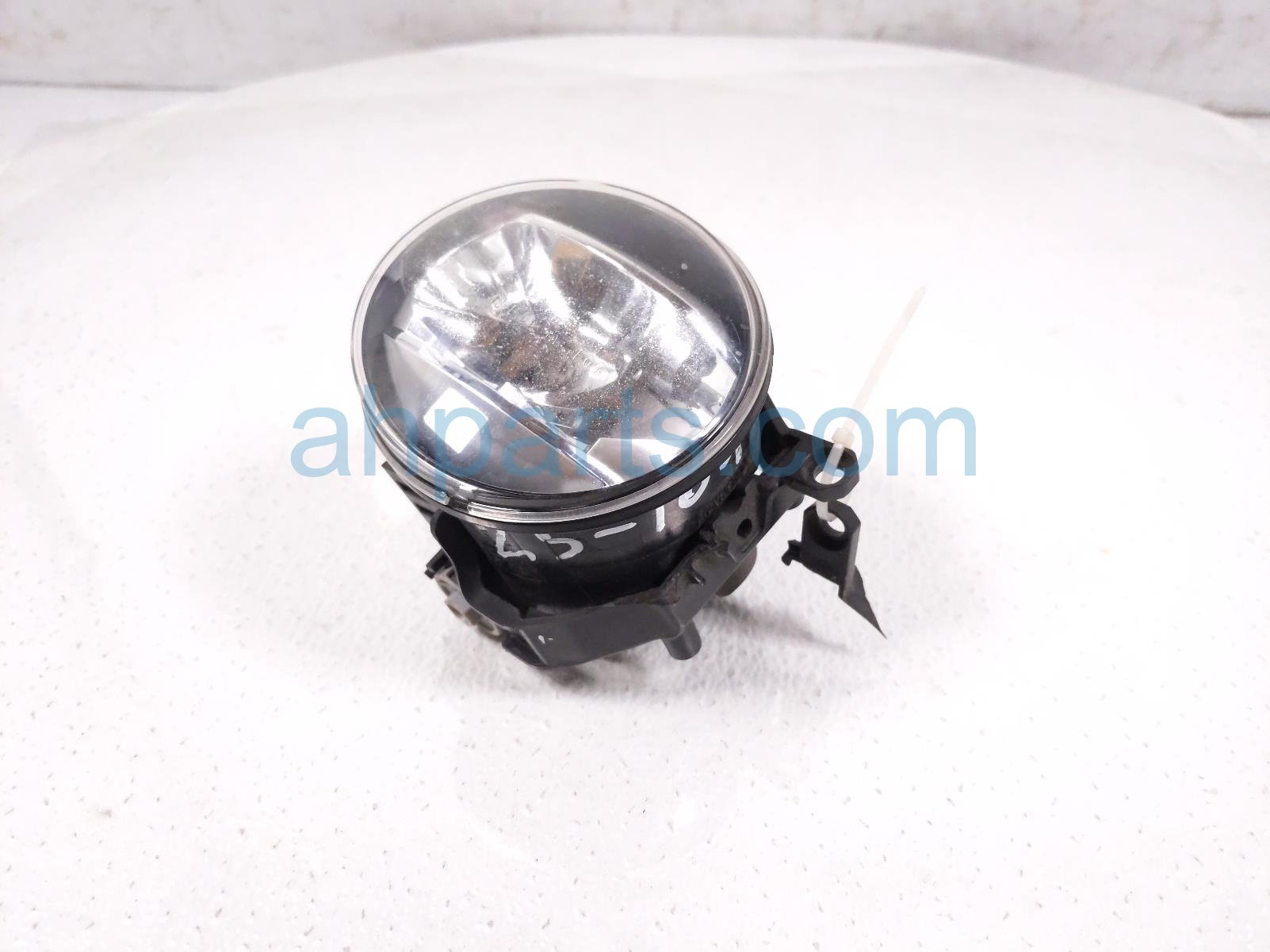 $50 Lexus LH FOG LAMP / LIGHT - BROKEN TABS