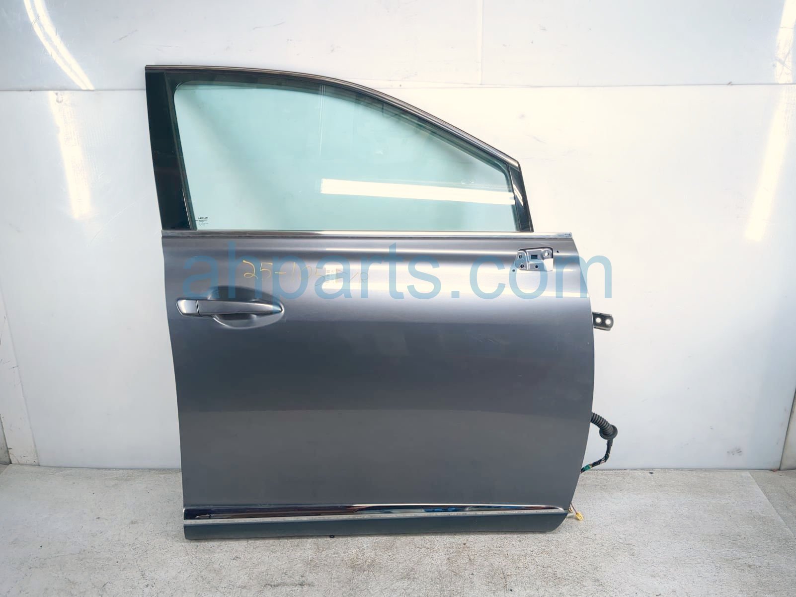 $695 Lexus FR/RH DOOR - GREY - NO MIRROR/TRIM $695 Lexus FR/RH DOOR - GREY - NO MIRROR/TRIM