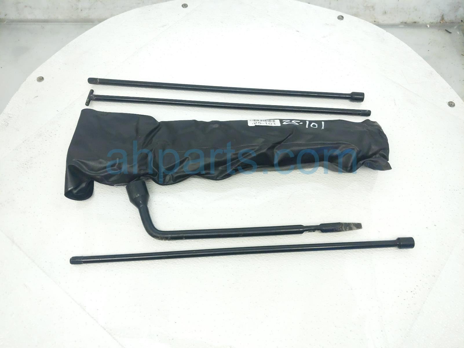 $35 Nissan SET OF 4 TOOLS W/POUCH $35 Nissan SET OF 4 TOOLS W/POUCH