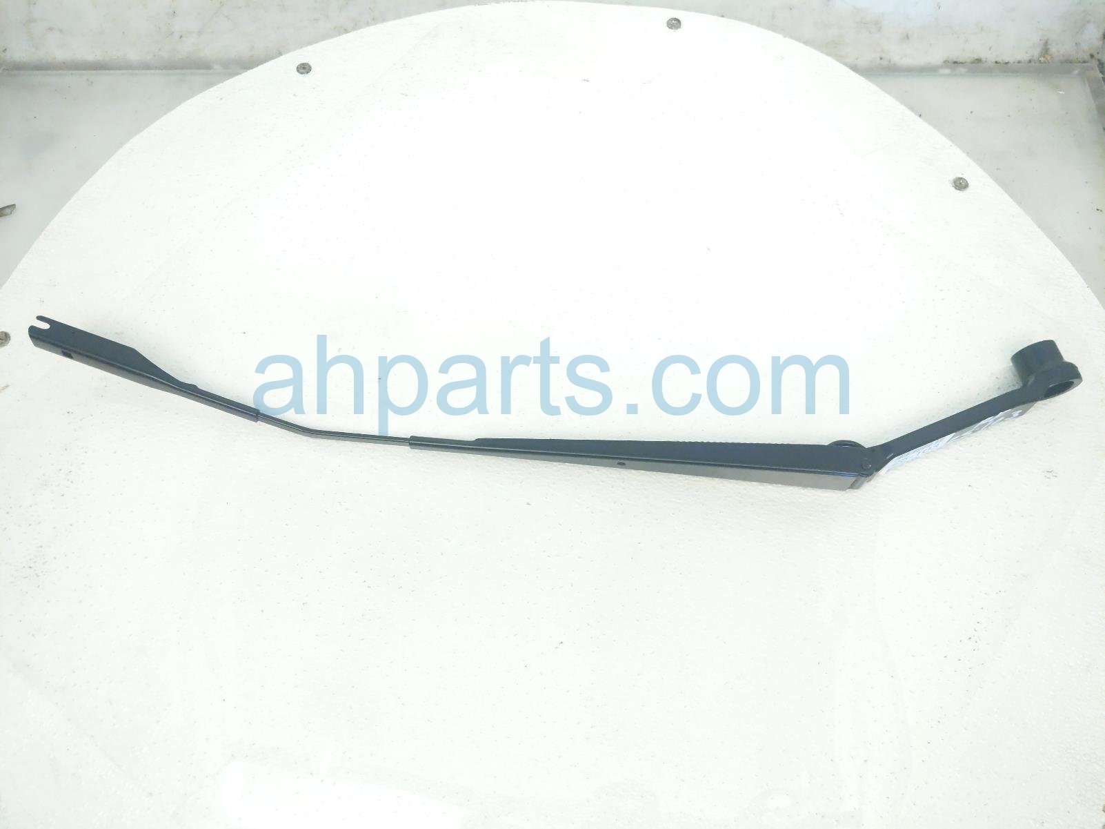 $25 Subaru RH WINDSHIELD WIPER ARM $25 Subaru RH WINDSHIELD WIPER ARM