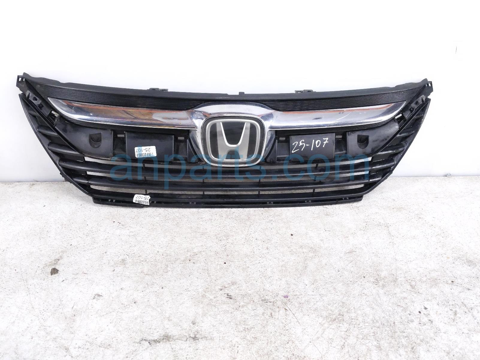 $300 Honda UPPER GRILLE - CHROME ** $300 Honda UPPER GRILLE - CHROME **