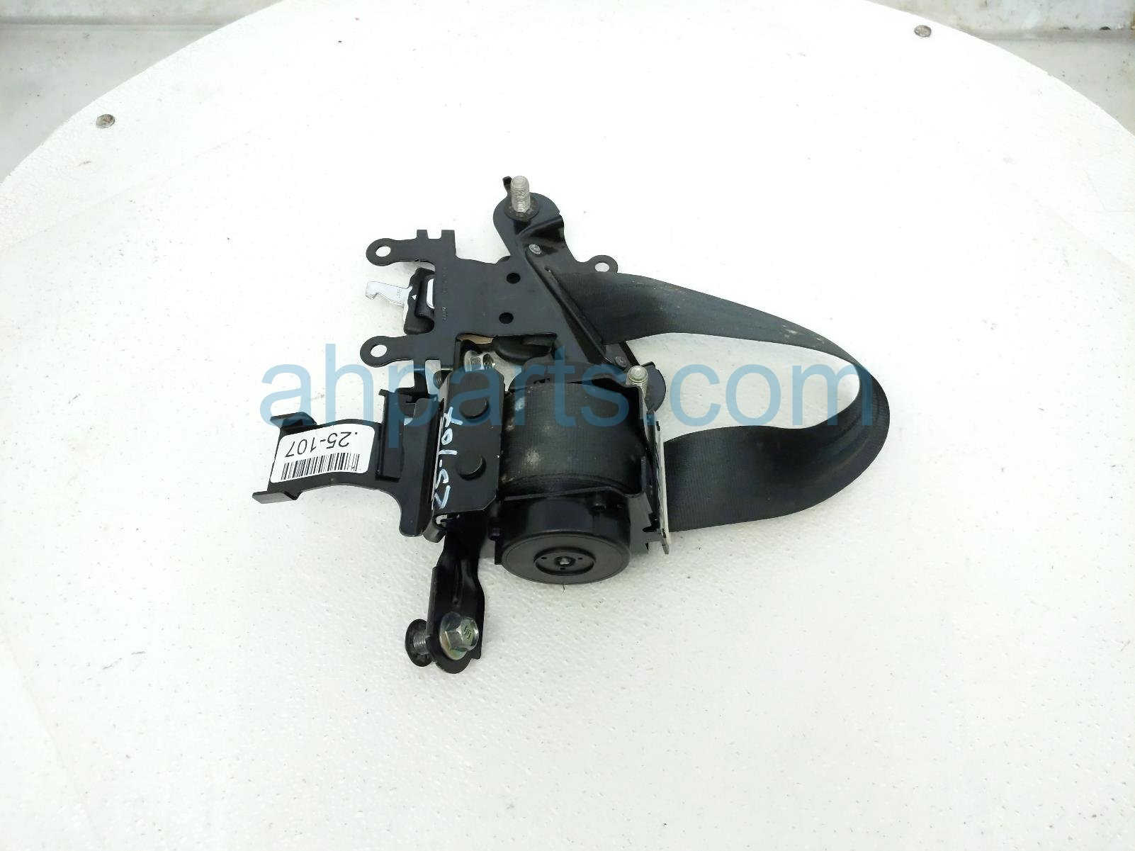 $30 Honda 2ND ROW MID SEAT BELT - DARK GRAY $30 Honda 2ND ROW MID SEAT BELT - DARK GRAY