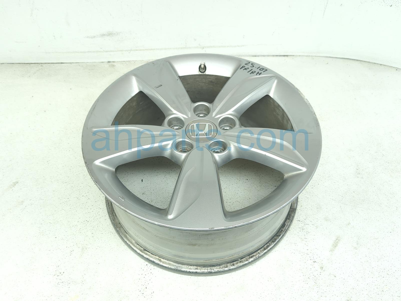 $125 Honda RR/RH WHEEL / RIM * $125 Honda RR/RH WHEEL / RIM *