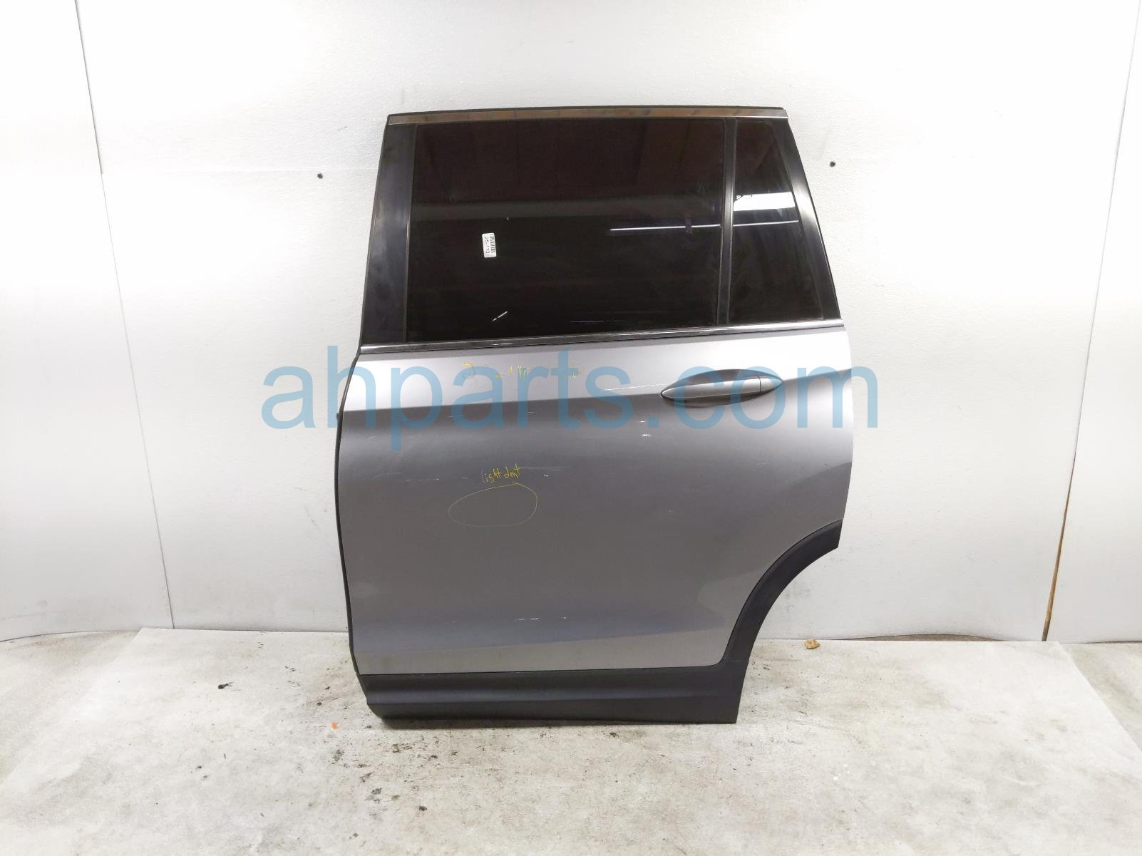 $750 Honda RR/LH DOOR- SILVER - NO INSIDE TRIM*