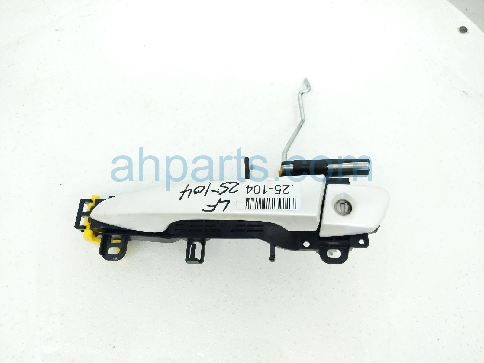 $50 Lexus FR/LH EXTERIOR DOOR HANDLE - WHITE $50 Lexus FR/LH EXTERIOR DOOR HANDLE - WHITE