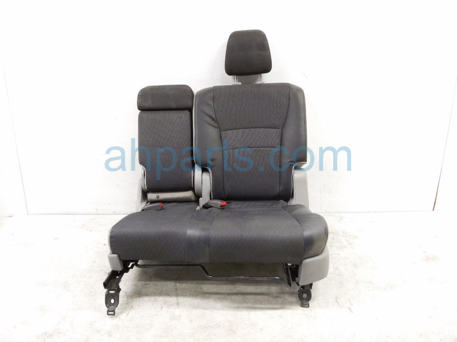 $100 Honda 2ND ROW LH SEAT - BLACK CLOTH* $100 Honda 2ND ROW LH SEAT - BLACK CLOTH*