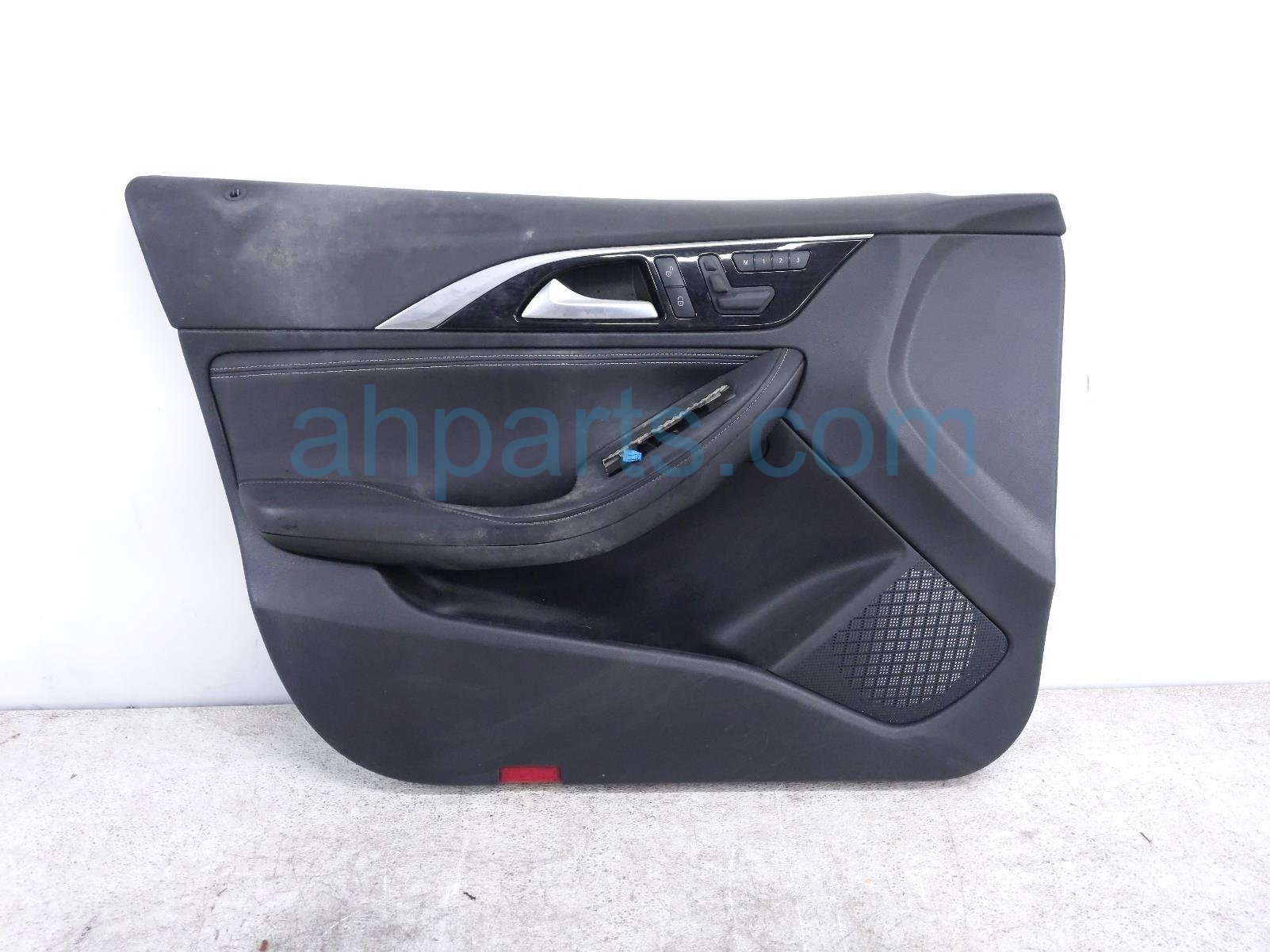 $125 Infiniti FR/LH INTERIOR DOOR PANEL - BLACK* $125 Infiniti FR/LH INTERIOR DOOR PANEL - BLACK*