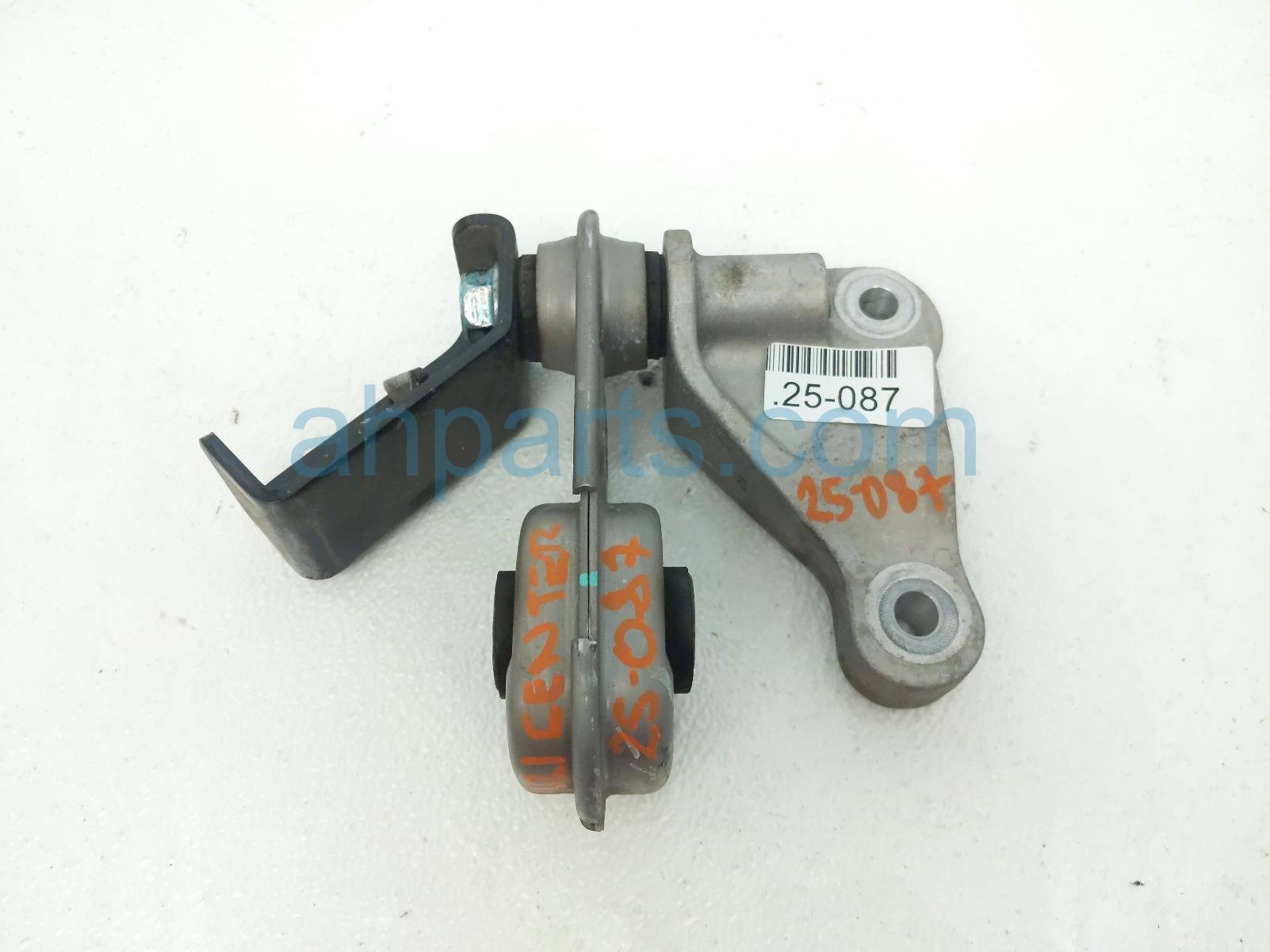 $50 Nissan REAR ENGINE TORQUE ROD MOUNT - 2.0L