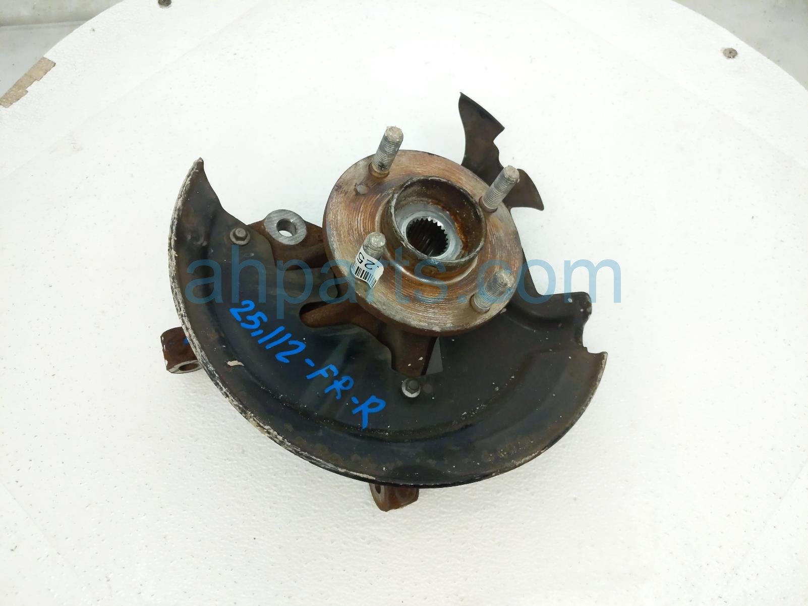 $115 Ford FR/RH SPINDLE KNUCKLE HUB $115 Ford FR/RH SPINDLE KNUCKLE HUB