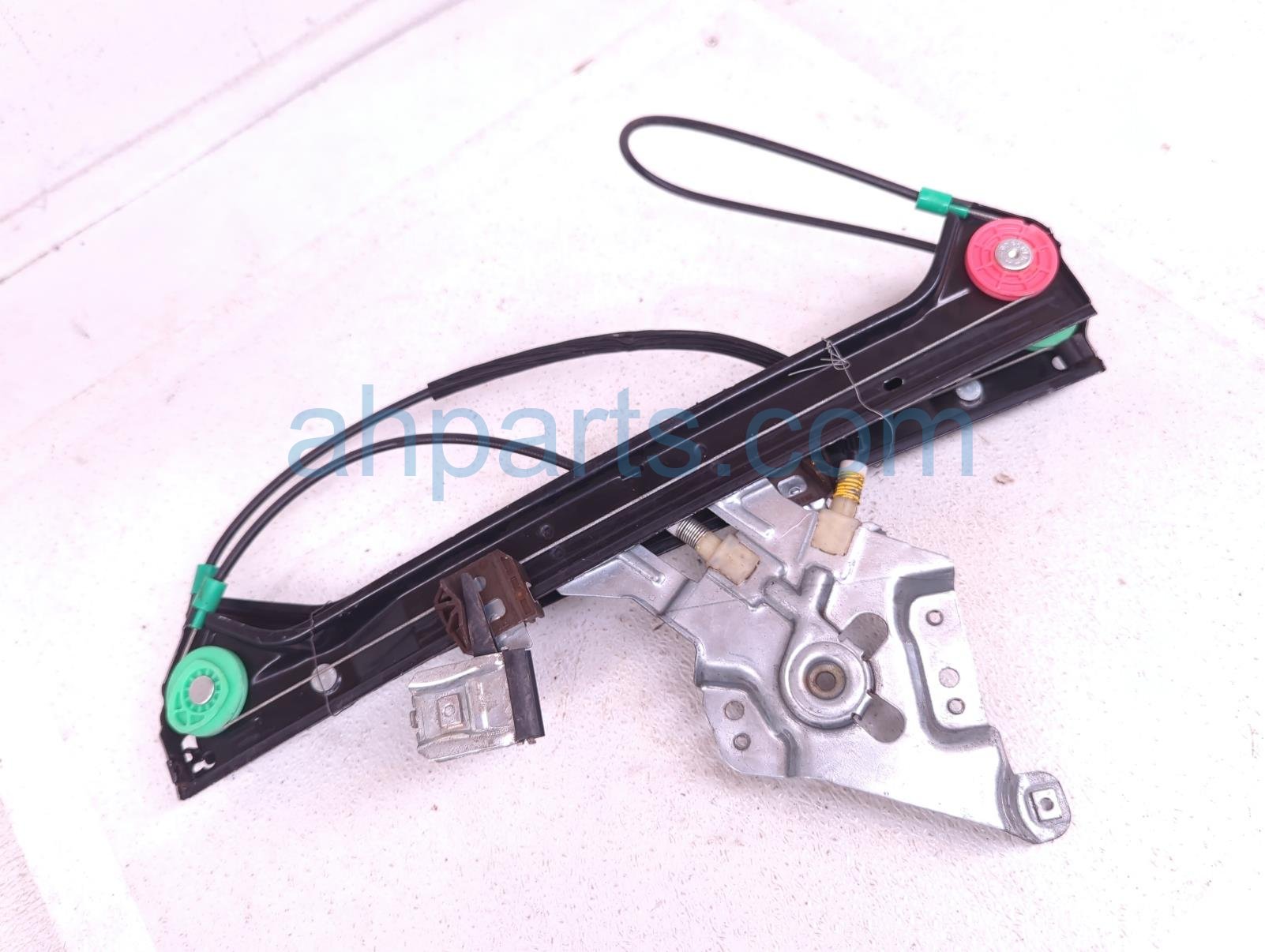 Nissan RR/RH WINDOW REGULATOR W/MOTOR ASSY Nissan RR/RH WINDOW REGULATOR W/MOTOR ASSY