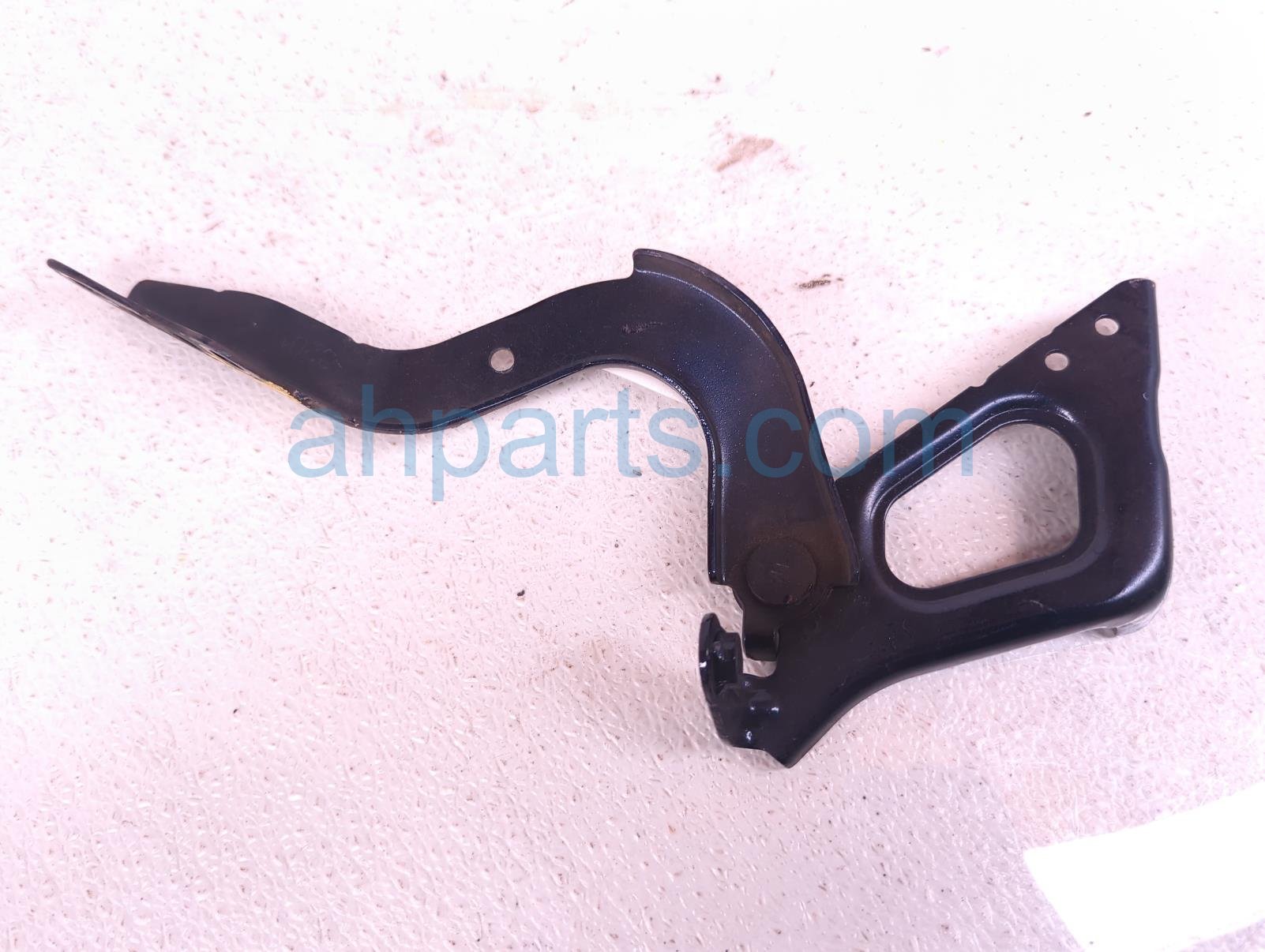 $35 Toyota LH HOOD HINGE - BLUE $35 Toyota LH HOOD HINGE - BLUE