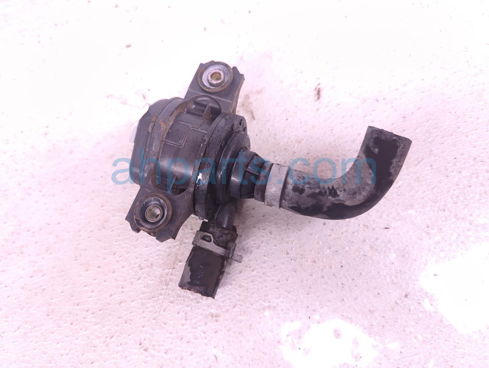 $199 Toyota INVERTER WATER PUMP - 2.5L AWD $199 Toyota INVERTER WATER PUMP - 2.5L AWD