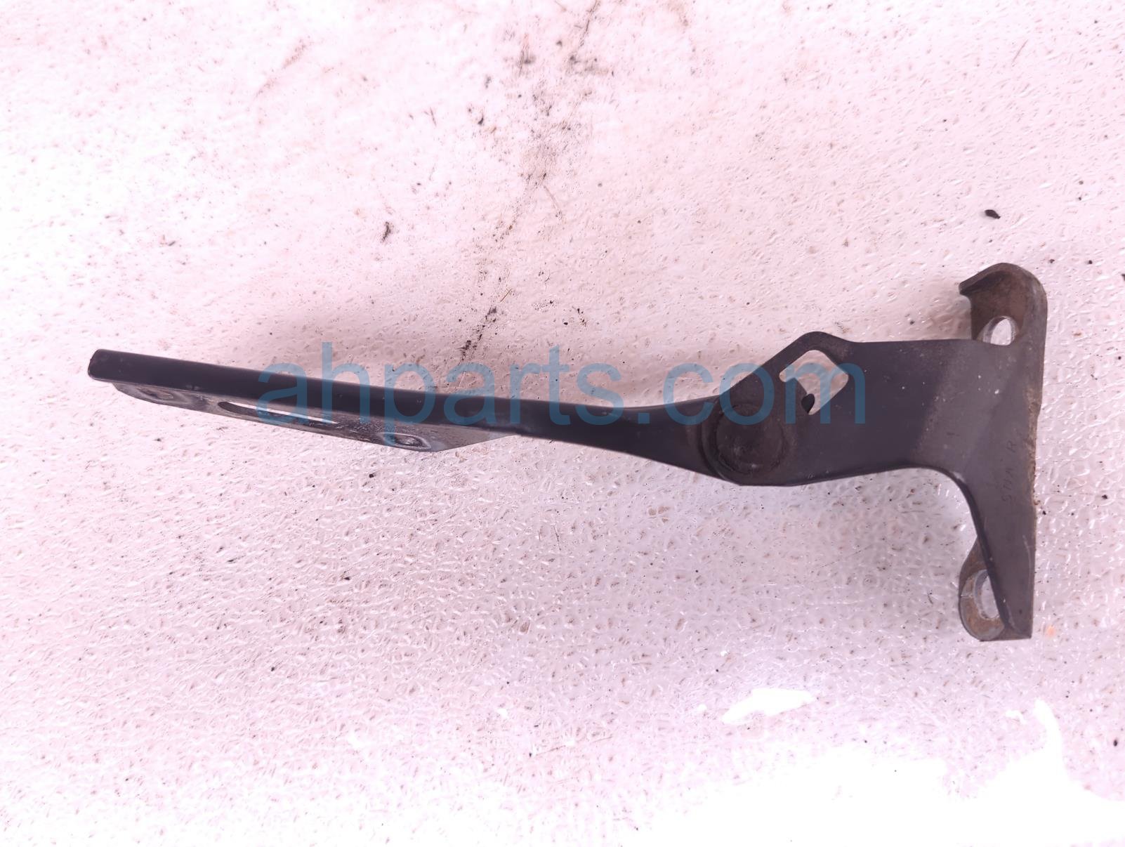 $10 Honda PASSENGER SIDE HOOD HINGE - BLACK $10 Honda PASSENGER SIDE HOOD HINGE - BLACK