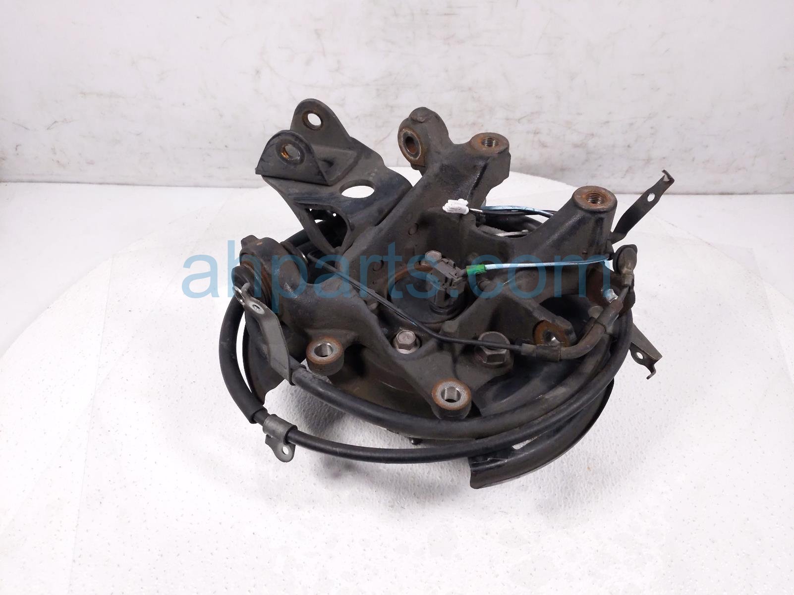 $125 Toyota RR/RH SPINDLE KNUCKLE HUB - FWD $125 Toyota RR/RH SPINDLE KNUCKLE HUB - FWD