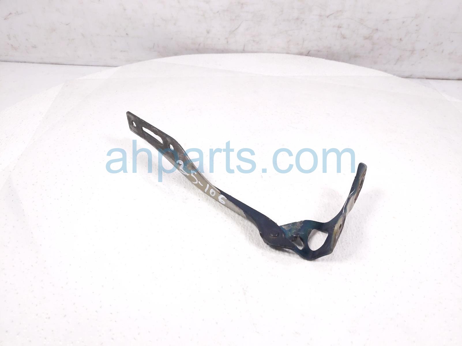 $15 Acura LH SIDE HOOD HINGE - BLUE $15 Acura LH SIDE HOOD HINGE - BLUE
