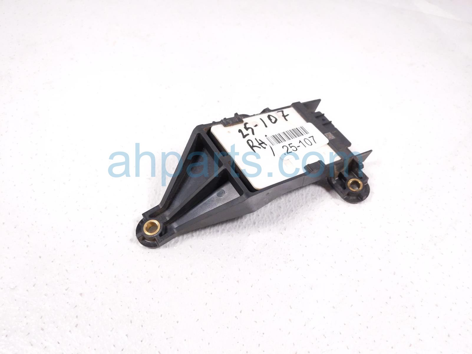 $75 Honda RH BLIND SPOT RADAR W/BRACKET $75 Honda RH BLIND SPOT RADAR W/BRACKET