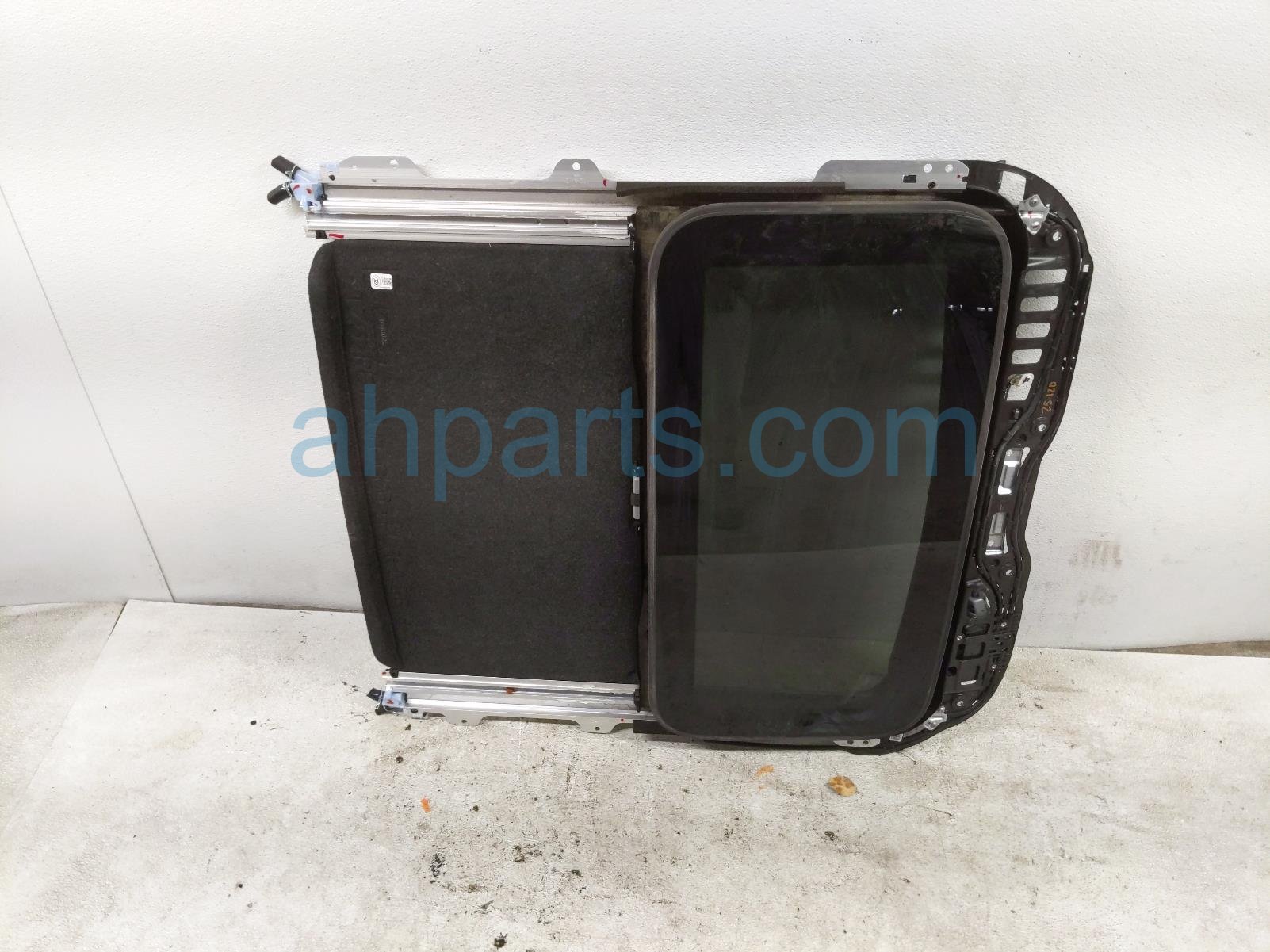 $349 Acura SUN ROOF GLASS WINDOW W/FRAME ASSY $349 Acura SUN ROOF GLASS WINDOW W/FRAME ASSY