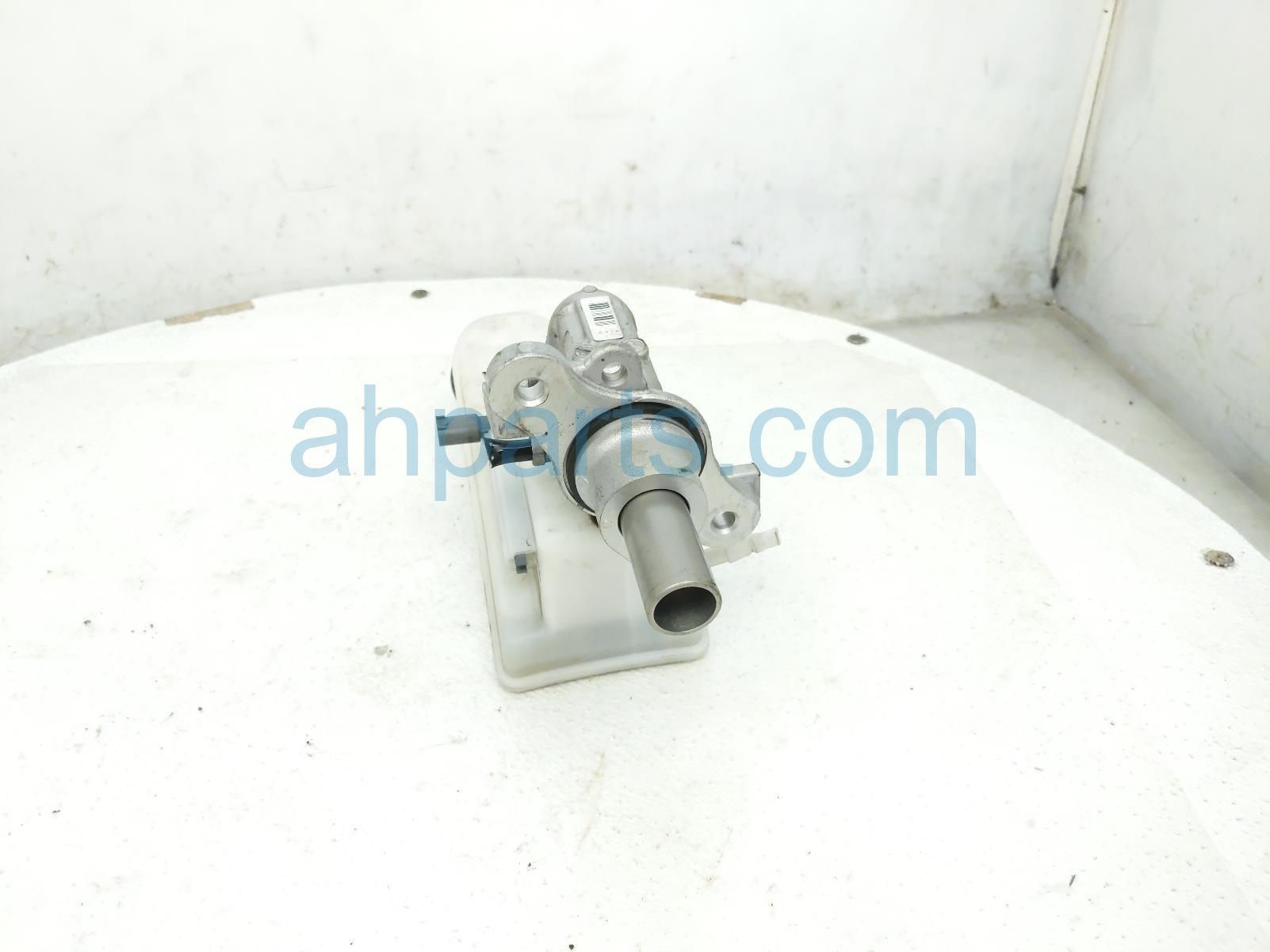 $50 Infiniti BRAKE MASTER CYLINDER W/RESERVOIR $50 Infiniti BRAKE MASTER CYLINDER W/RESERVOIR