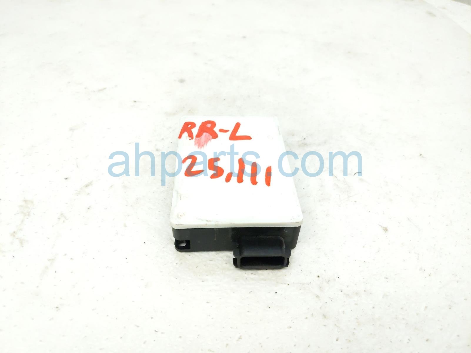 $95 Infiniti RR/LH BLIND SPOT RADAR UNIT $95 Infiniti RR/LH BLIND SPOT RADAR UNIT