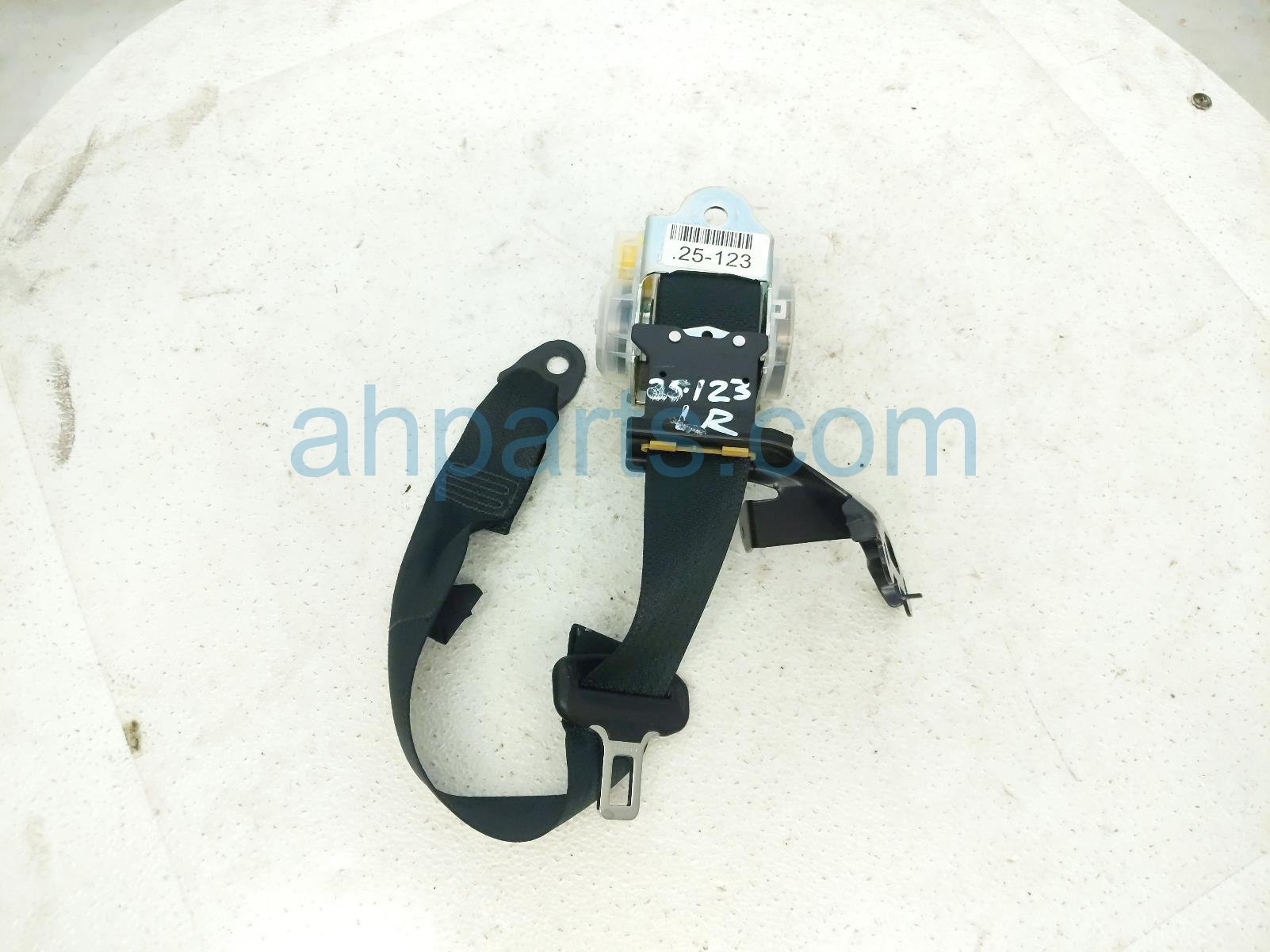 $60 Toyota REAR LH SEAT BELT - BLACK $60 Toyota REAR LH SEAT BELT - BLACK