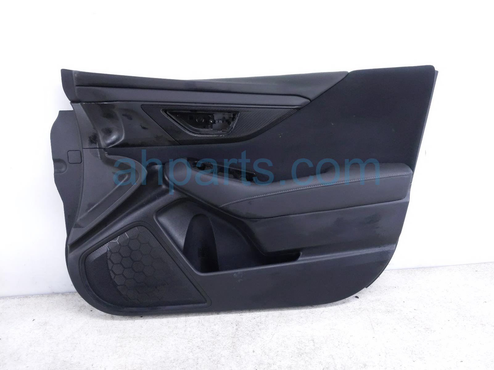 $125 Subaru FR/RH INTERIOR DOOR PANEL - BLACK * $125 Subaru FR/RH INTERIOR DOOR PANEL - BLACK *