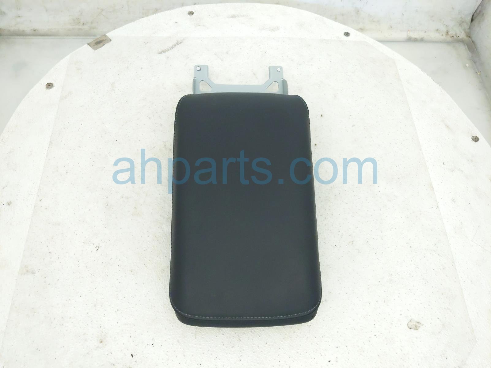 $99 Subaru CENTER CONSOLE LID - BLACK $99 Subaru CENTER CONSOLE LID - BLACK