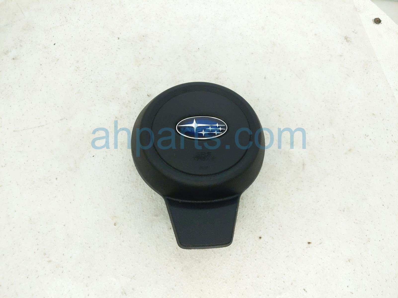 $425 Subaru DRIVER WHEEL AIRBAG $425 Subaru DRIVER WHEEL AIRBAG