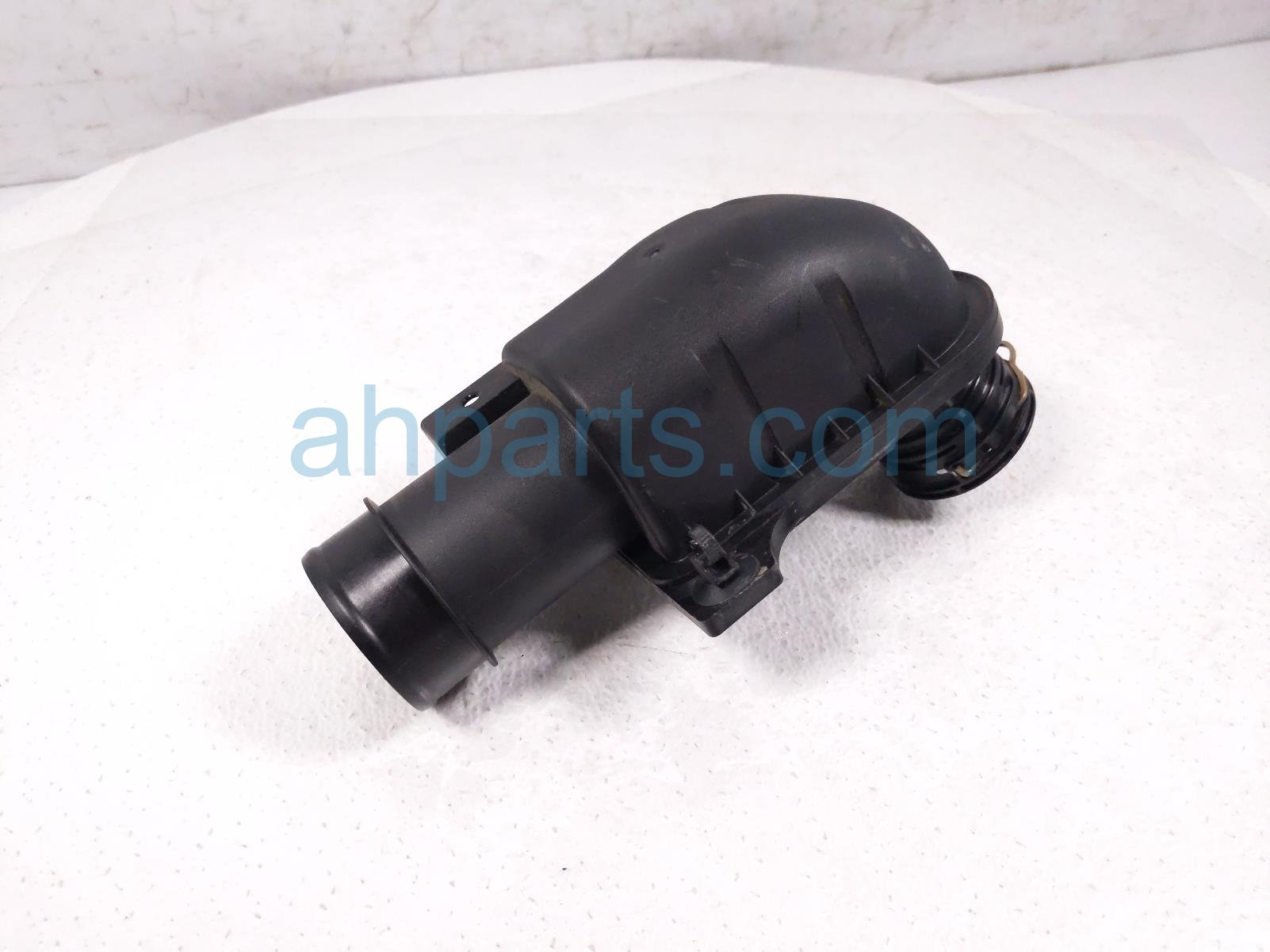 $20 Buick REAR AIR CLEANER OUTLET DUCT $20 Buick REAR AIR CLEANER OUTLET DUCT