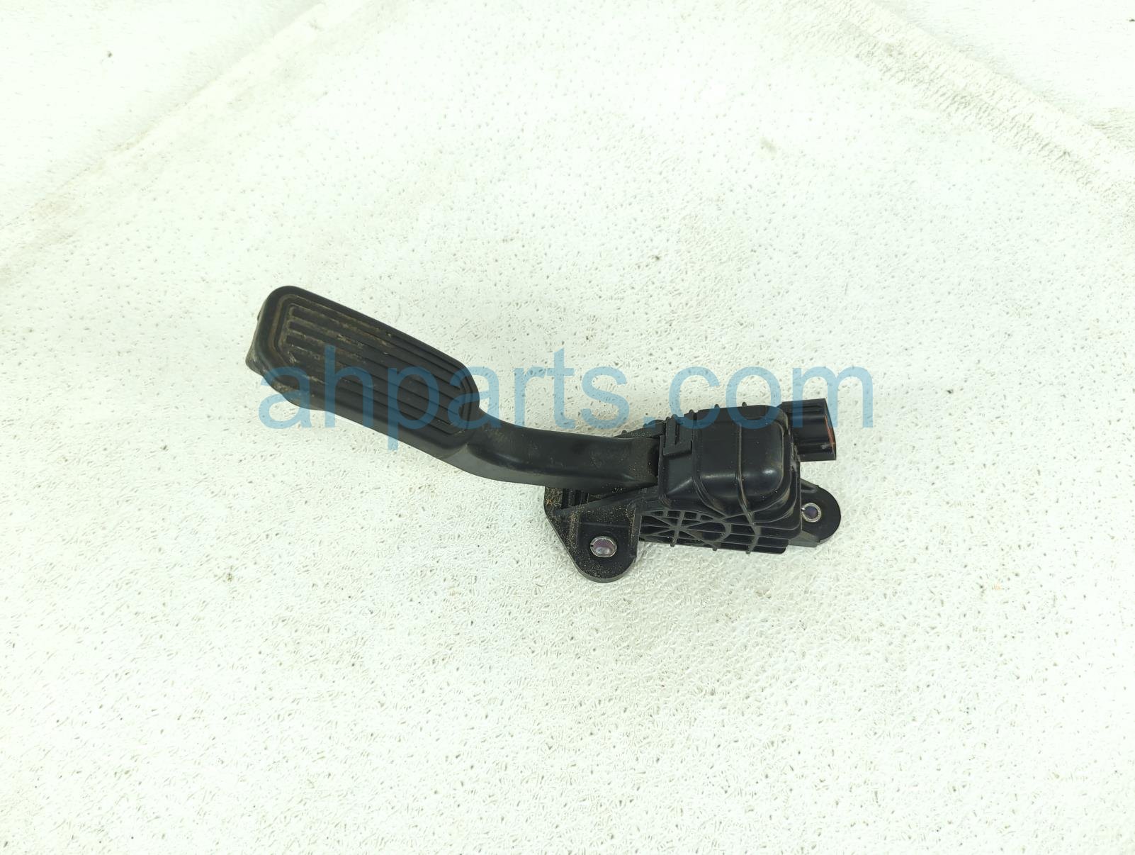 $55 Toyota GAS / ACCLERATOR PEDAL - 3.5L 4X4 $55 Toyota GAS / ACCLERATOR PEDAL - 3.5L 4X4