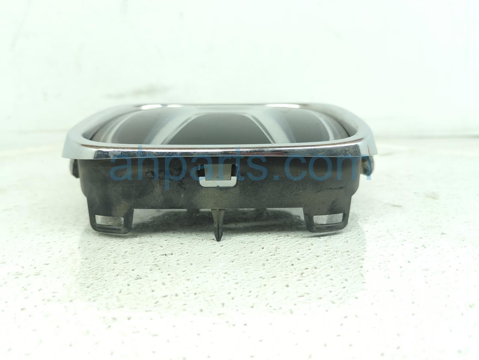 Sold 2019 Honda Pilot Front Grille Emblem 71125-TG7-A51