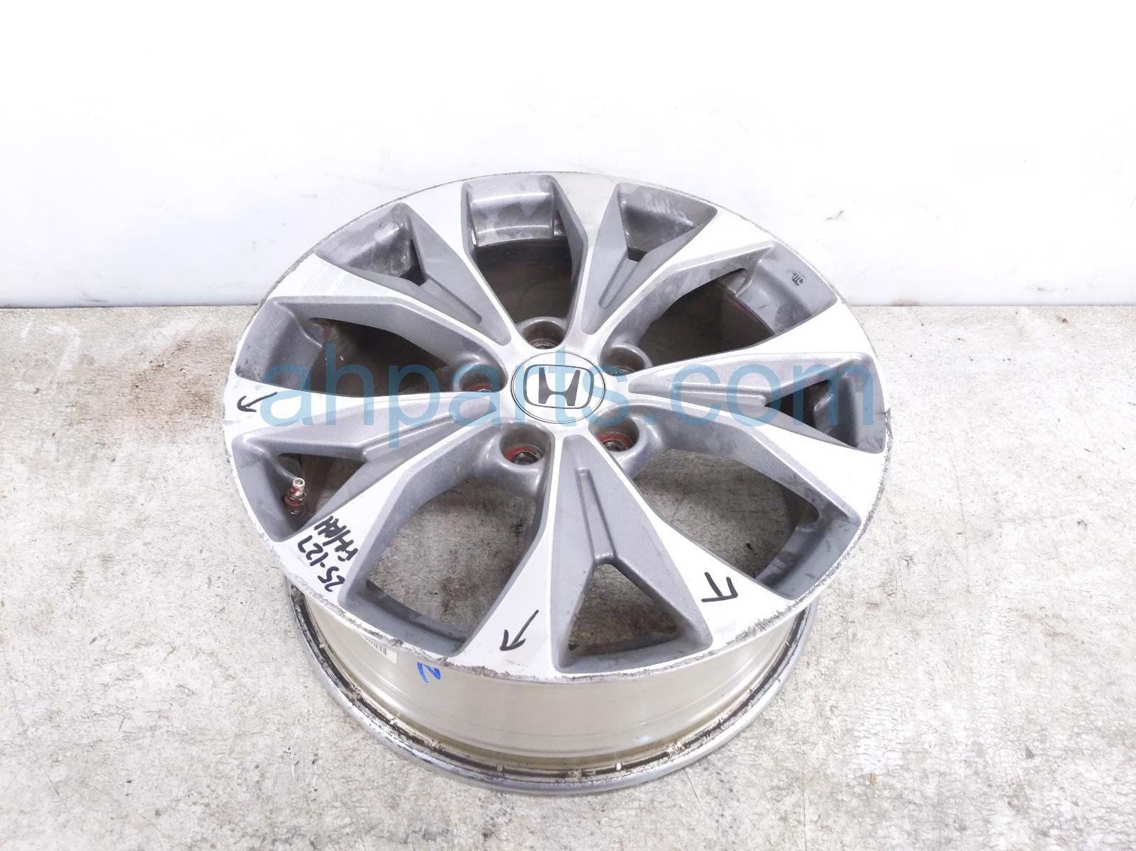 $99 Honda FR/RH WHEEL / RIM * $99 Honda FR/RH WHEEL / RIM *