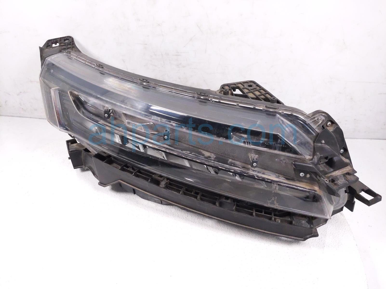 $895 Honda RH HEADLAMP / LIGHT * $895 Honda RH HEADLAMP / LIGHT *