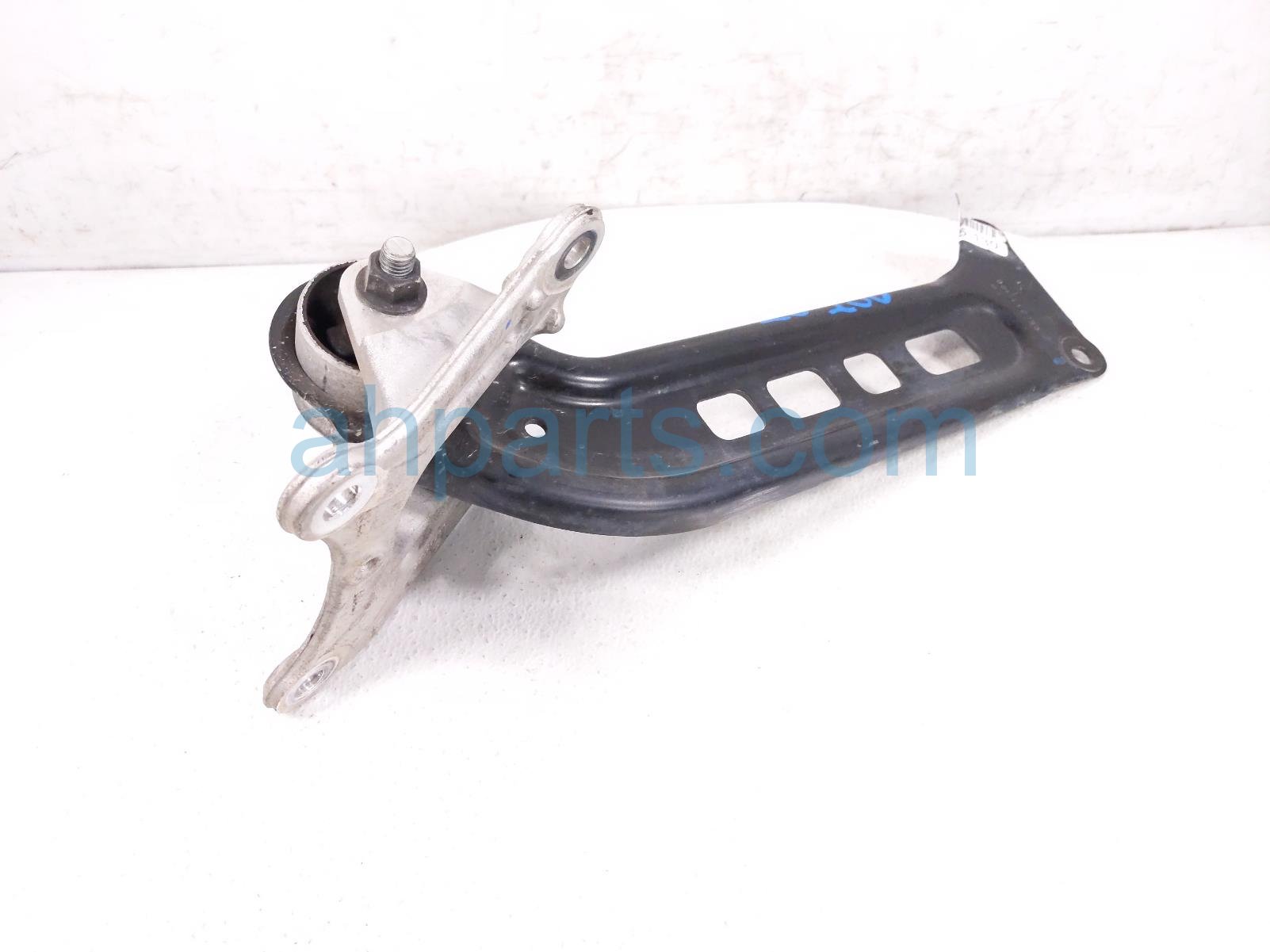 $50 Chevy RR/RH TRAILING CONTROL ARM $50 Chevy RR/RH TRAILING CONTROL ARM