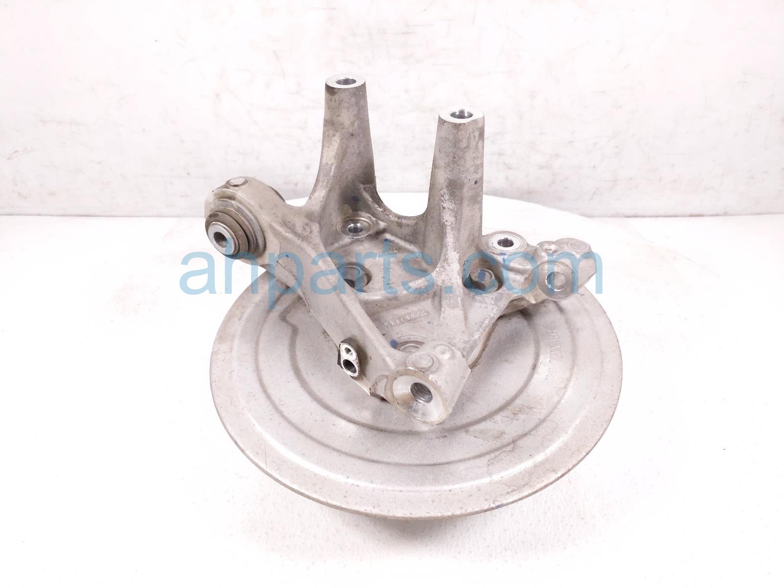 $85 Chevy RR/RH SPINDLE KNUCKLE HUB $85 Chevy RR/RH SPINDLE KNUCKLE HUB