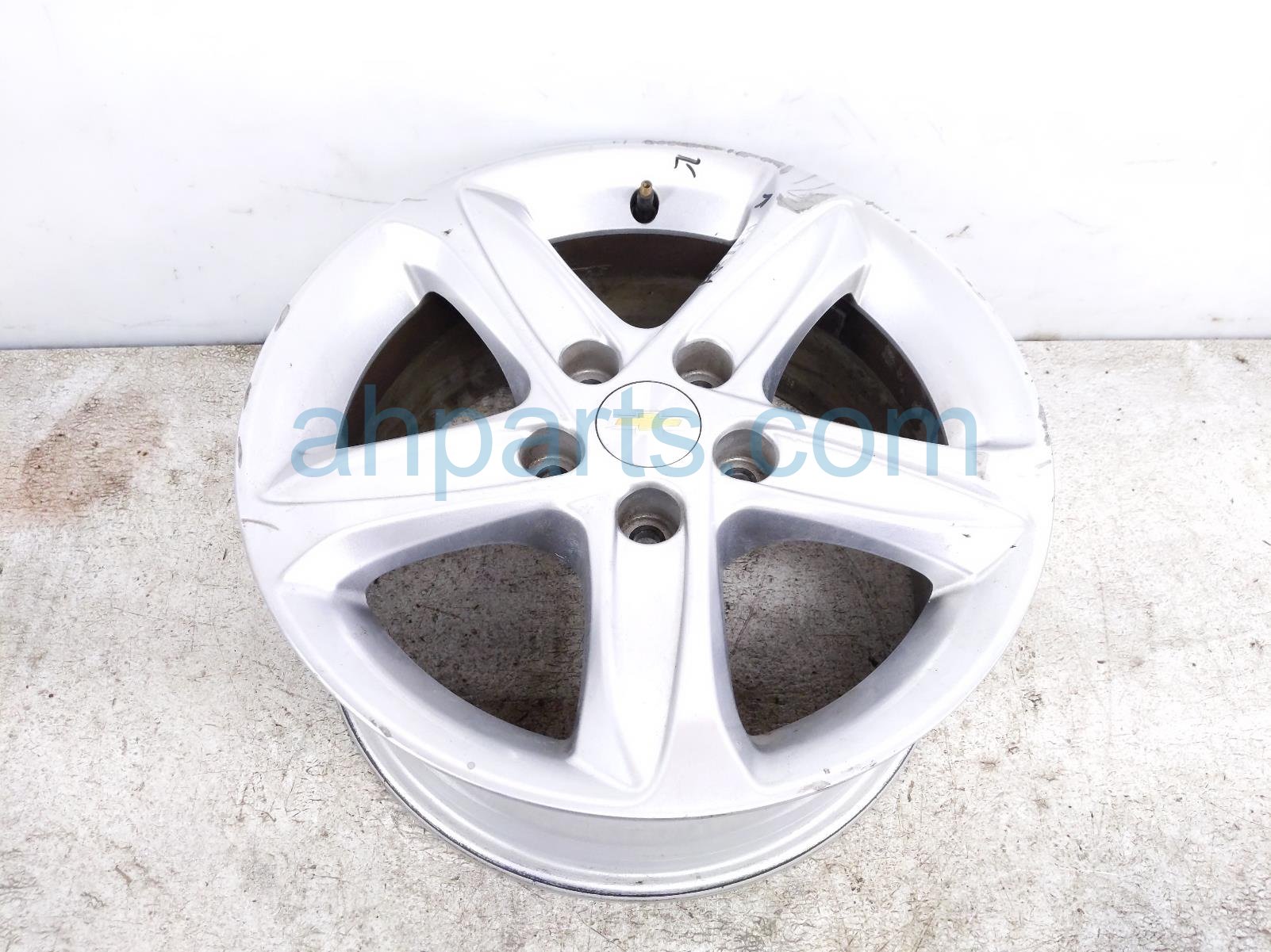 $125 Chevy RR/RH WHEEL / RIM * $125 Chevy RR/RH WHEEL / RIM *