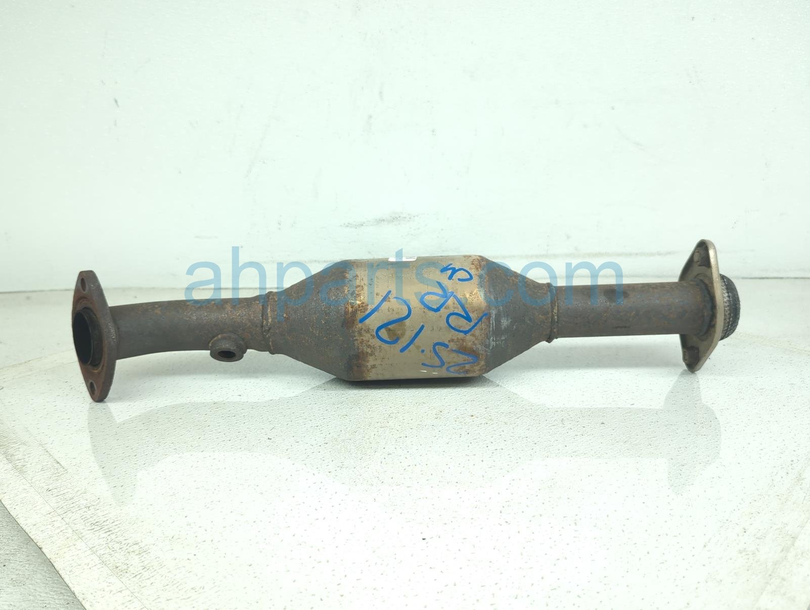 $425 Toyota RH CONVERTER & PIPE ASSY - LONG BED $425 Toyota RH CONVERTER & PIPE ASSY - LONG BED