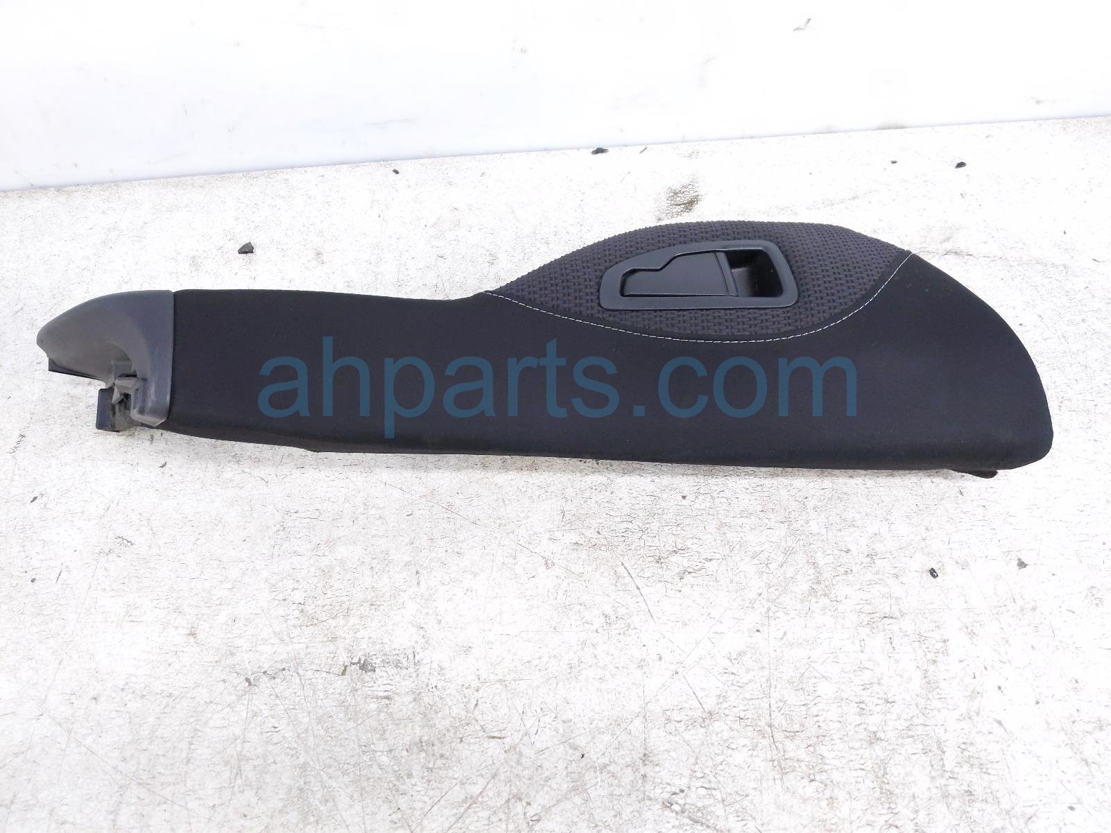$95 Subaru 2ND ROW RH BOLSTER W/SEAT RELEASE * $95 Subaru 2ND ROW RH BOLSTER W/SEAT RELEASE *