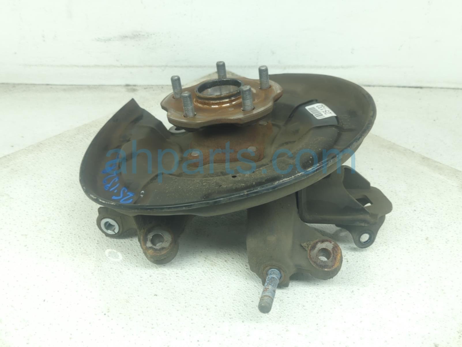 $200 Toyota RR/LH SPINDLE KNUCKLE HUB - HYBRID $200 Toyota RR/LH SPINDLE KNUCKLE HUB - HYBRID