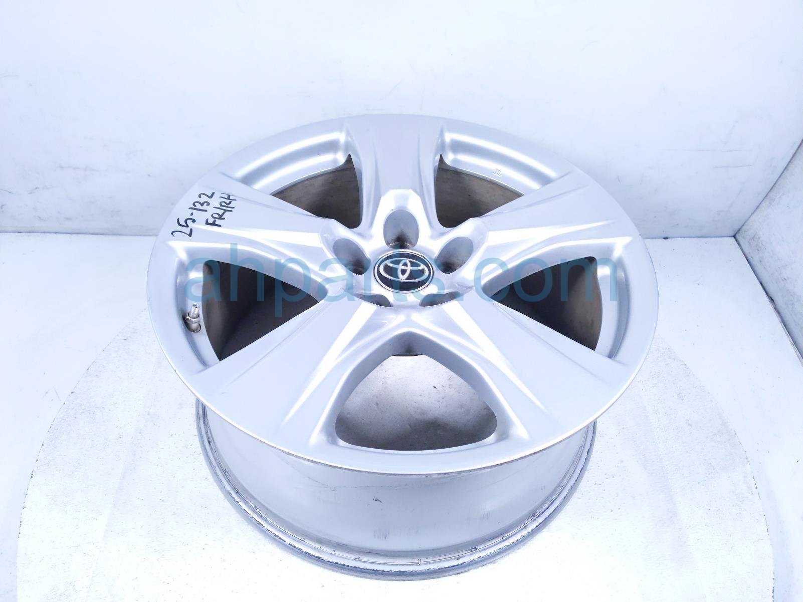 $175 Toyota FR/RH WHEEL / RIM $175 Toyota FR/RH WHEEL / RIM