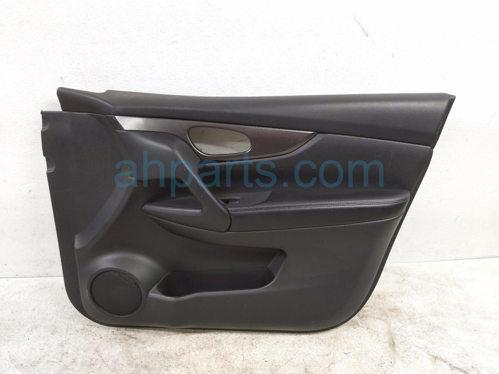 $150 Nissan FR/RH INTERIOR DOOR PANEL - BLACK * $150 Nissan FR/RH INTERIOR DOOR PANEL - BLACK *