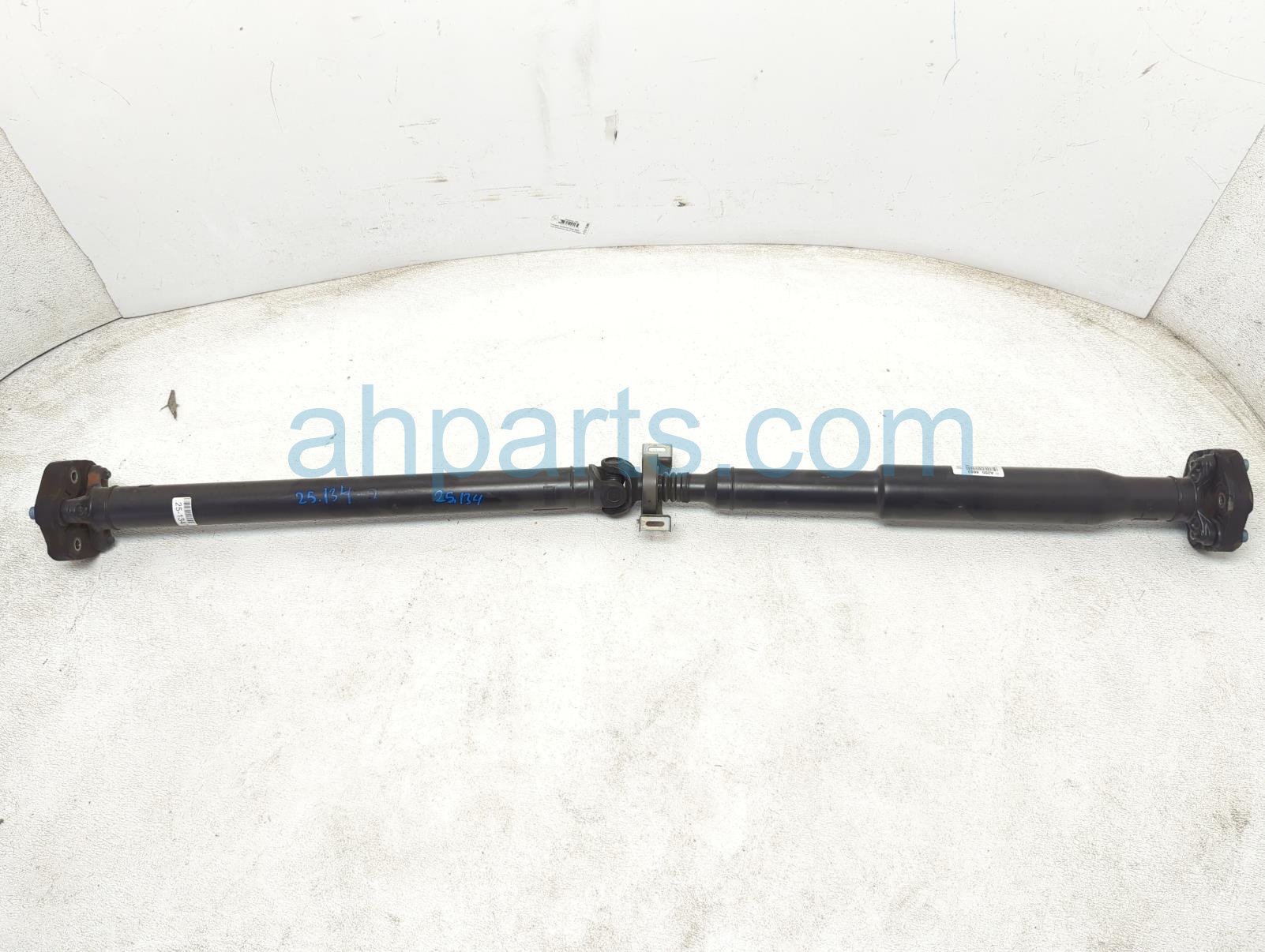 $250 Mercedes REAR PROPELLER DRIVE SHAFT $250 Mercedes REAR PROPELLER DRIVE SHAFT