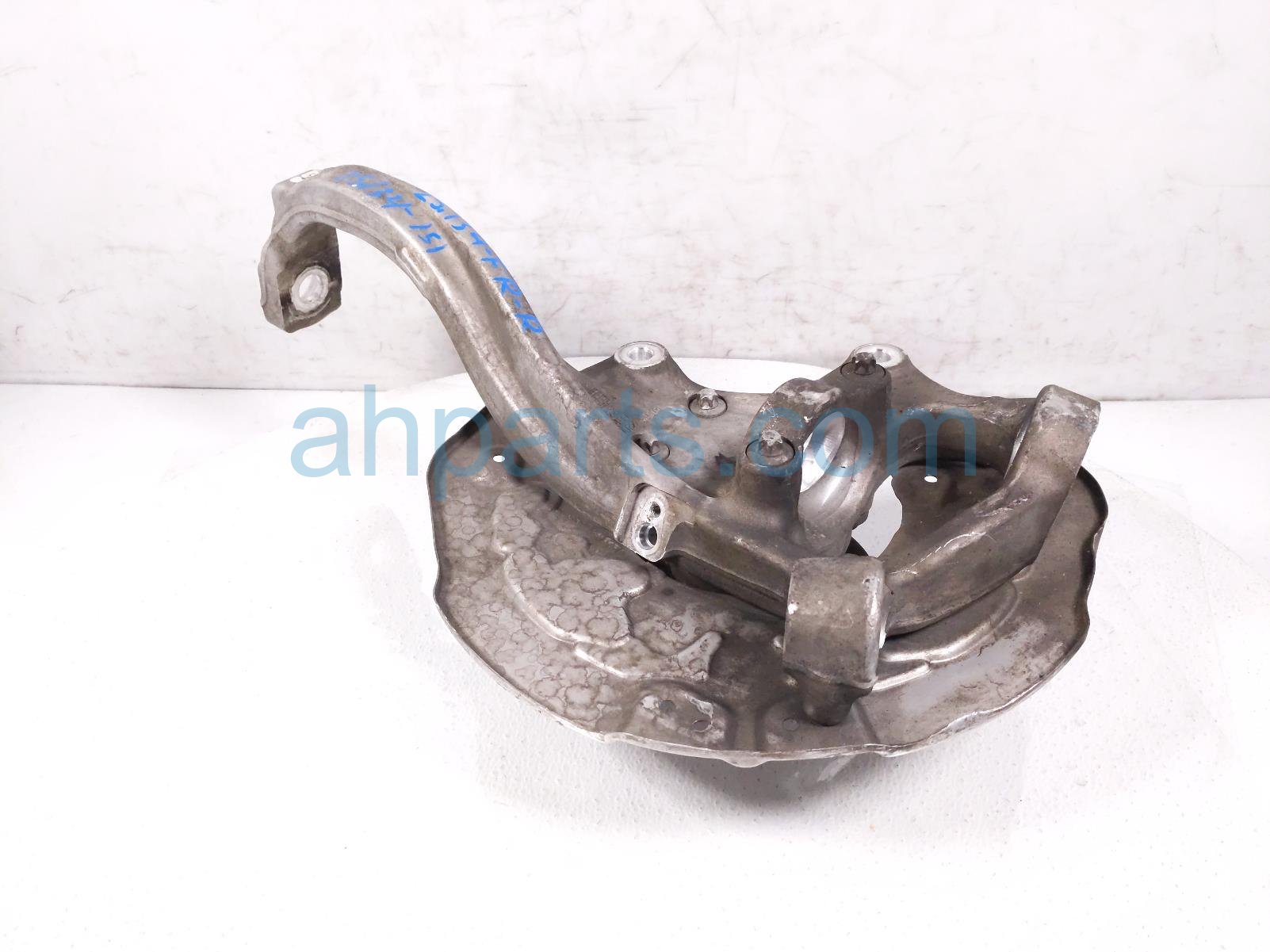 $150 Mercedes FR/RH SPINDLE KNUCKLE HUB $150 Mercedes FR/RH SPINDLE KNUCKLE HUB