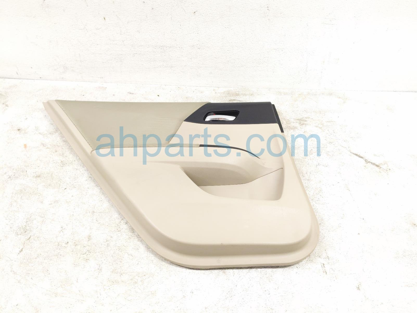 $99 Honda RR/LH INTERIOR DOOR PANEL - BEIGE * $99 Honda RR/LH INTERIOR DOOR PANEL - BEIGE *