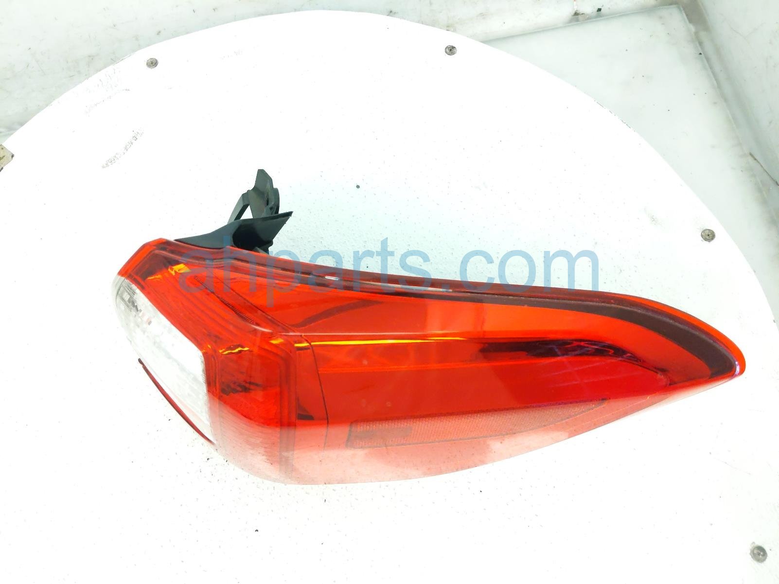 $199 Subaru RH TAIL LAMP (ON BODY) $199 Subaru RH TAIL LAMP (ON BODY)