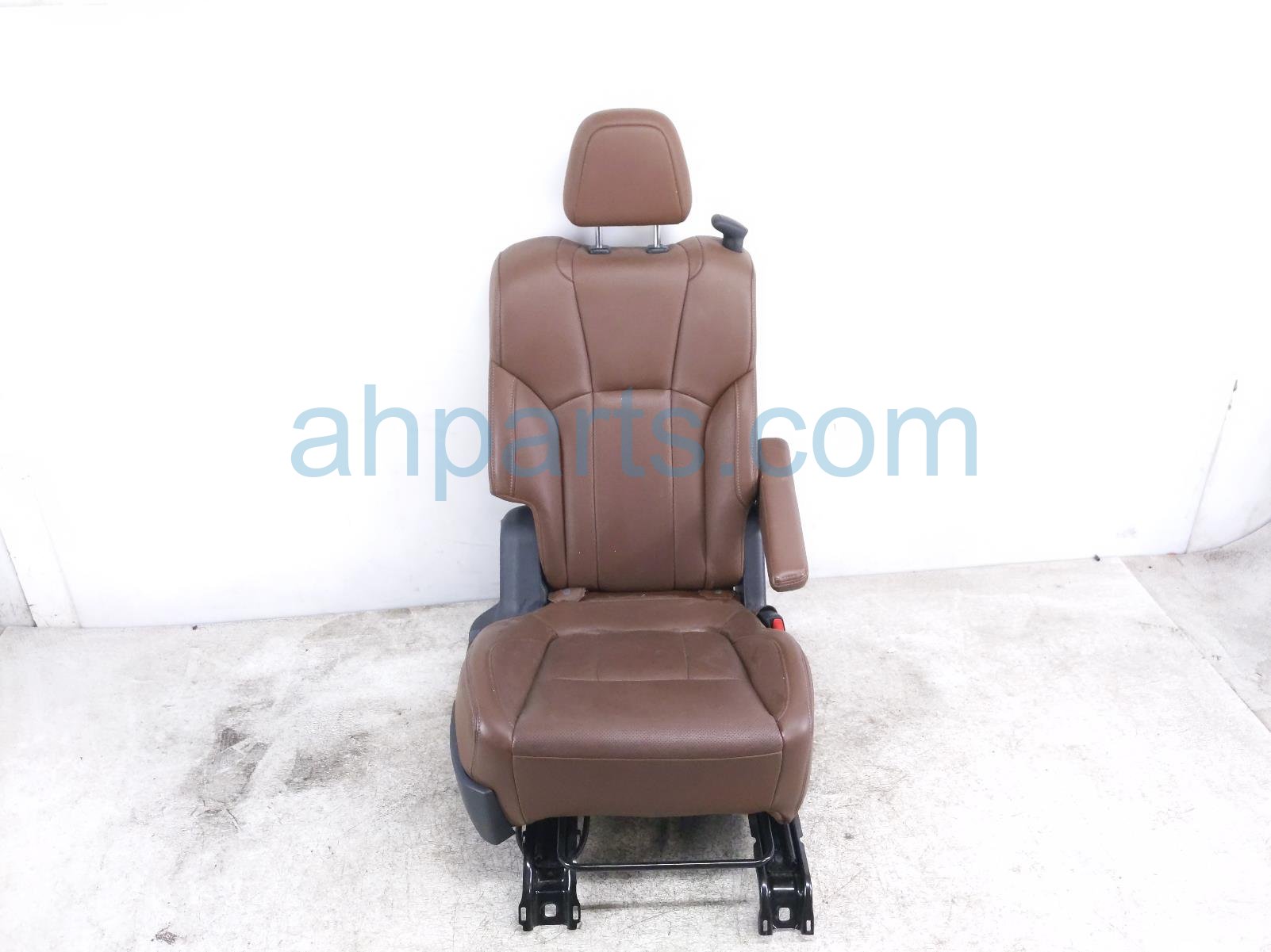 $199 Subaru 2ND ROW RH SEAT - BROWN LEATHER $199 Subaru 2ND ROW RH SEAT - BROWN LEATHER