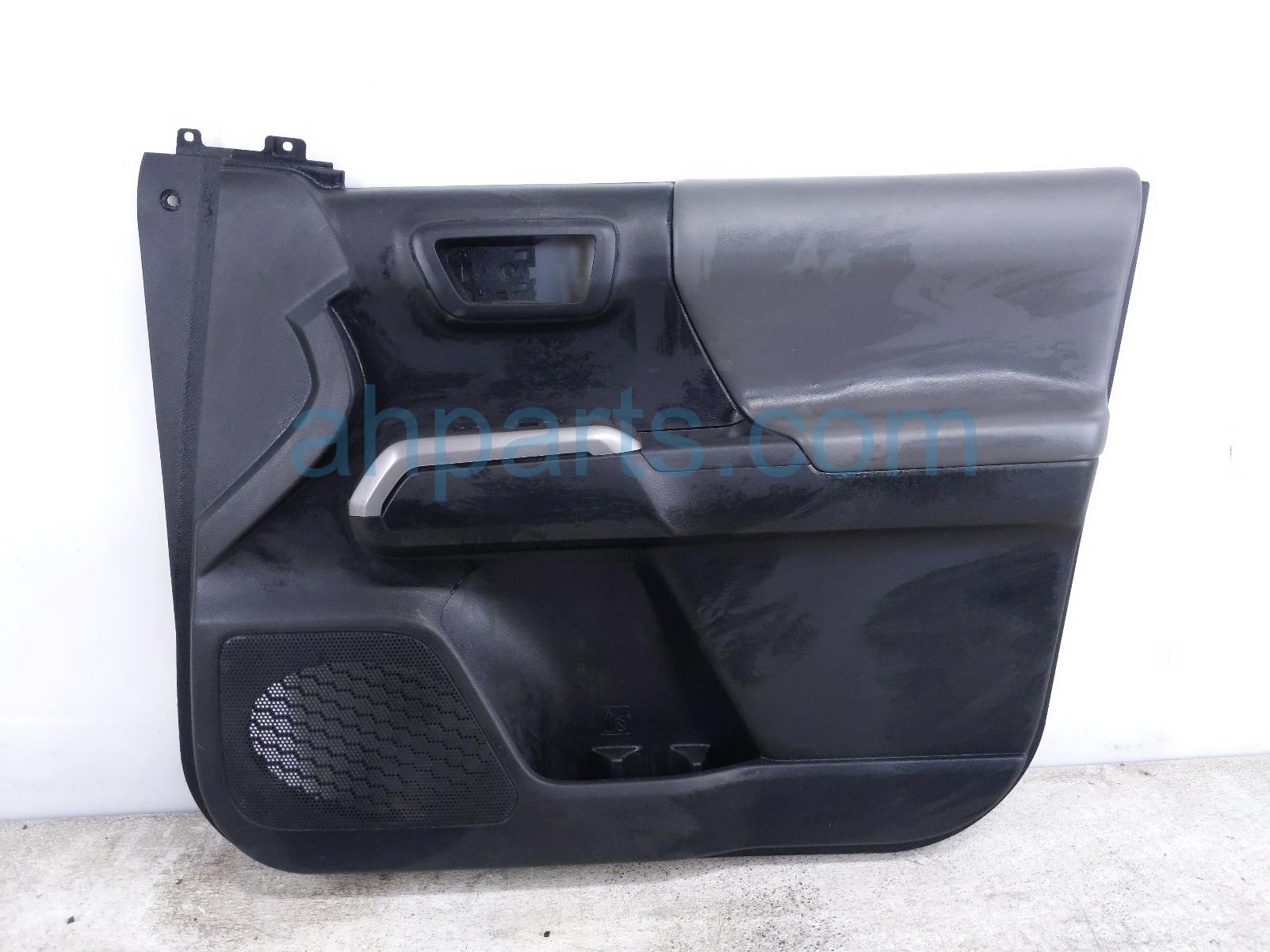 $200 Toyota FR/RH INTERIOR DOOR PANEL - GREY CC* $200 Toyota FR/RH INTERIOR DOOR PANEL - GREY CC*